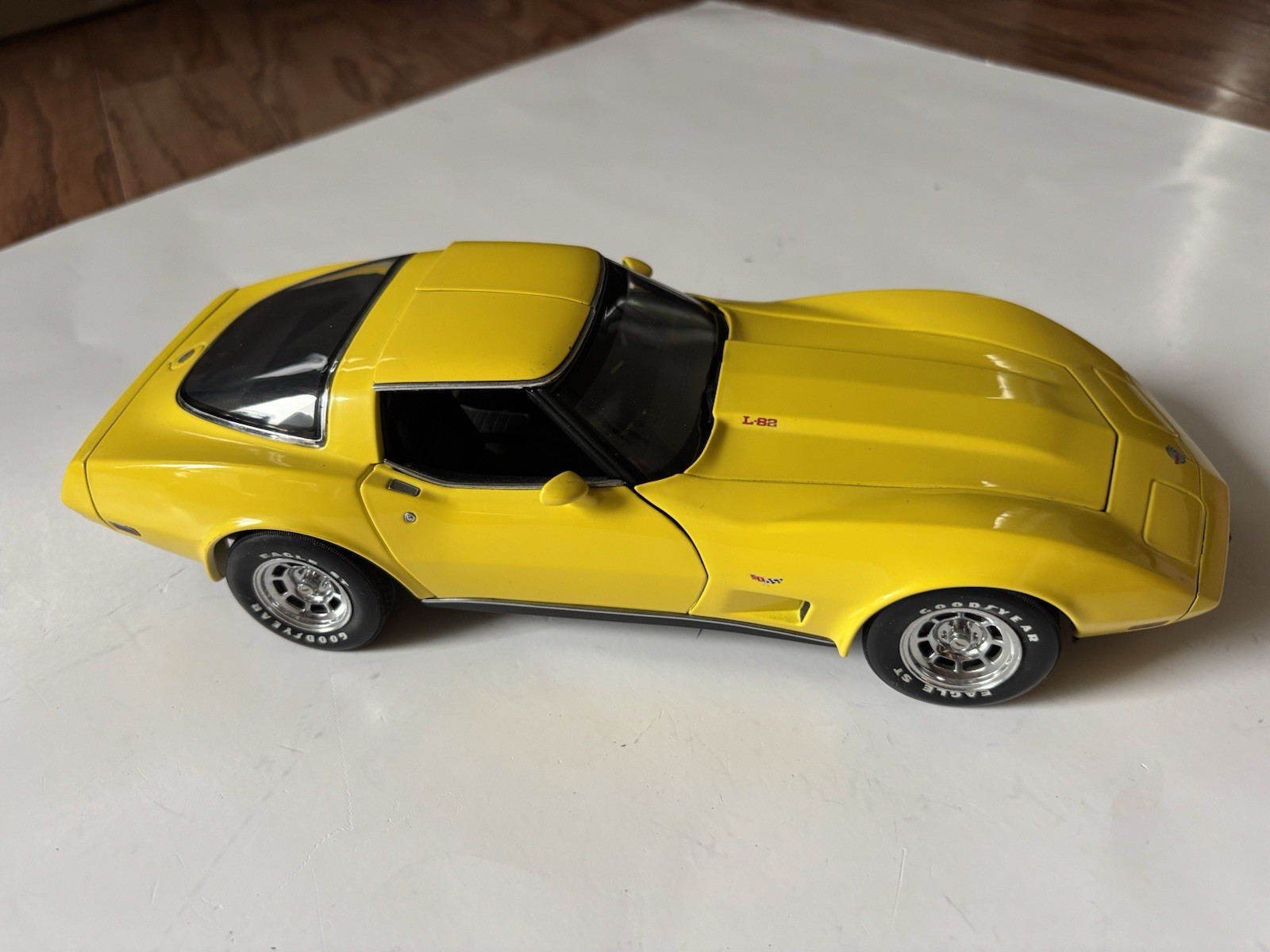 RARE UT Models Chevrolet Corvette L82 25th Anniversary 1978 Yellow Diecast Car RARE UT Models Chevrolet Corvette L82 25th Anniversary 1978 Yellow Diecast Car