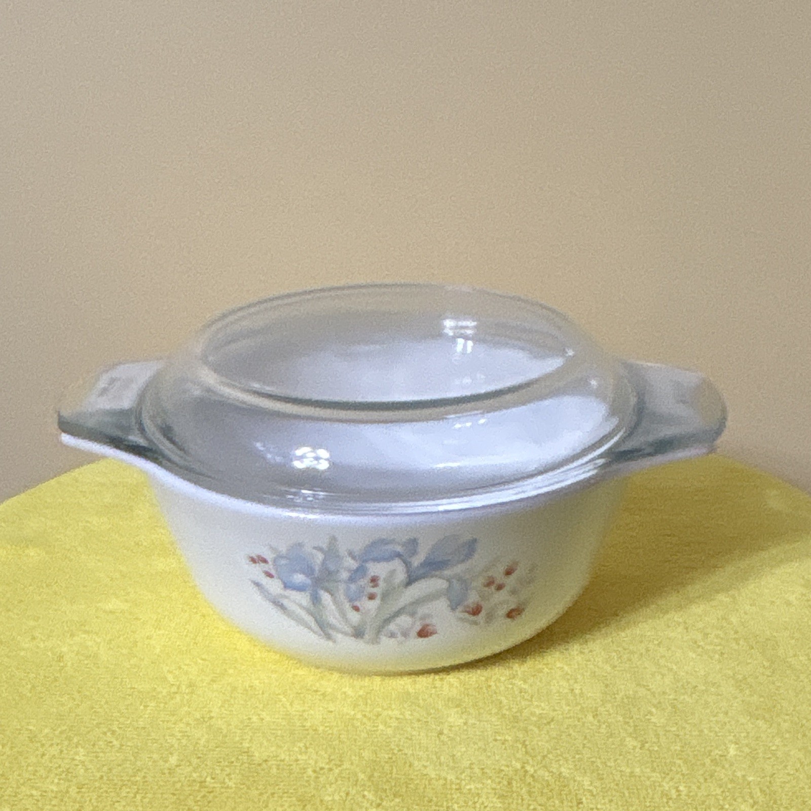 VTG JAJ Pyrex England Blue Iris Round Casserole Dish 2 Pint 1 Quart with Lid 28C