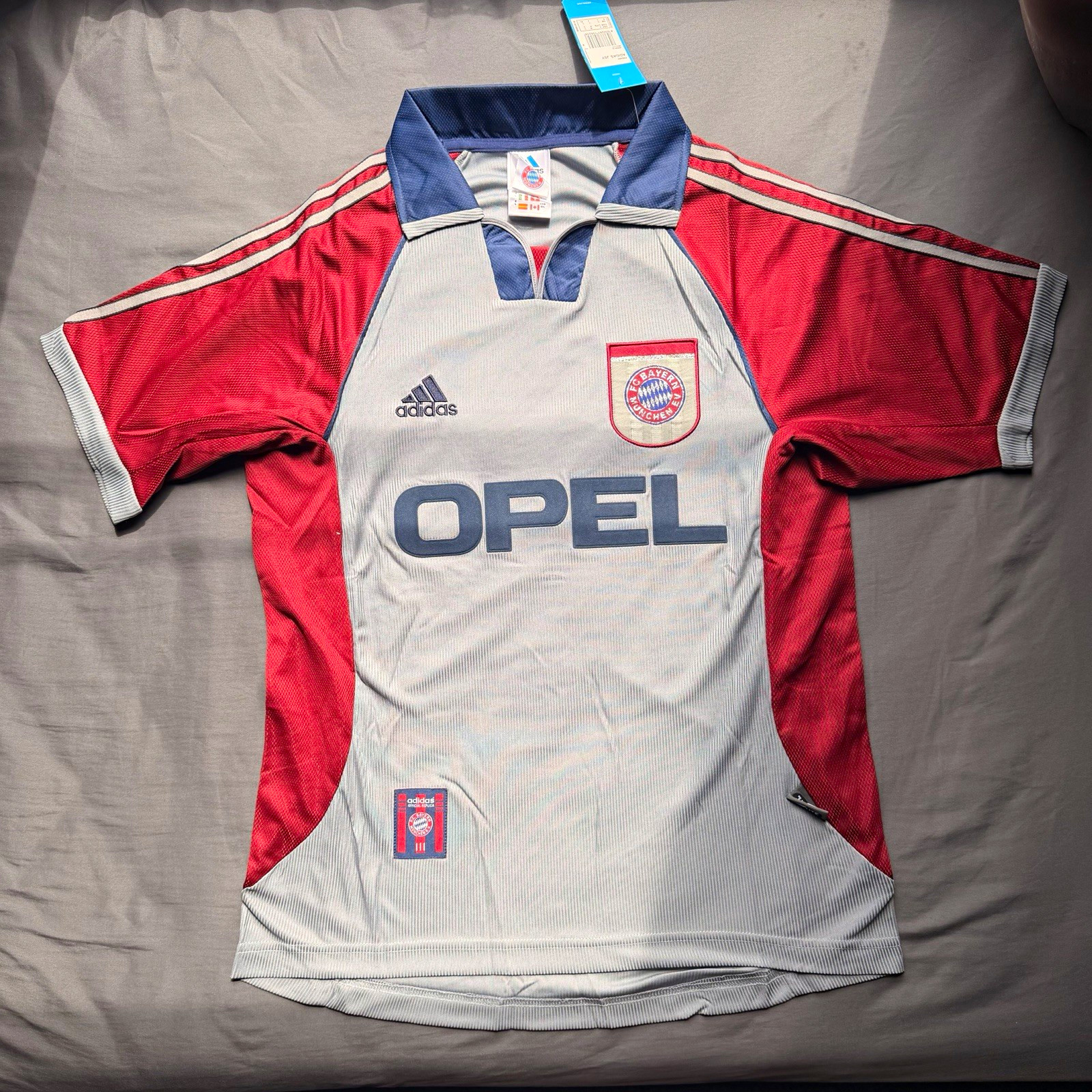 Retro adidas FC Bayern Munich Opel Gray/Red Soccer Jersey Size Large Retro adidas FC Bayern Munich Opel Gray/Red Soccer Jersey Size Large