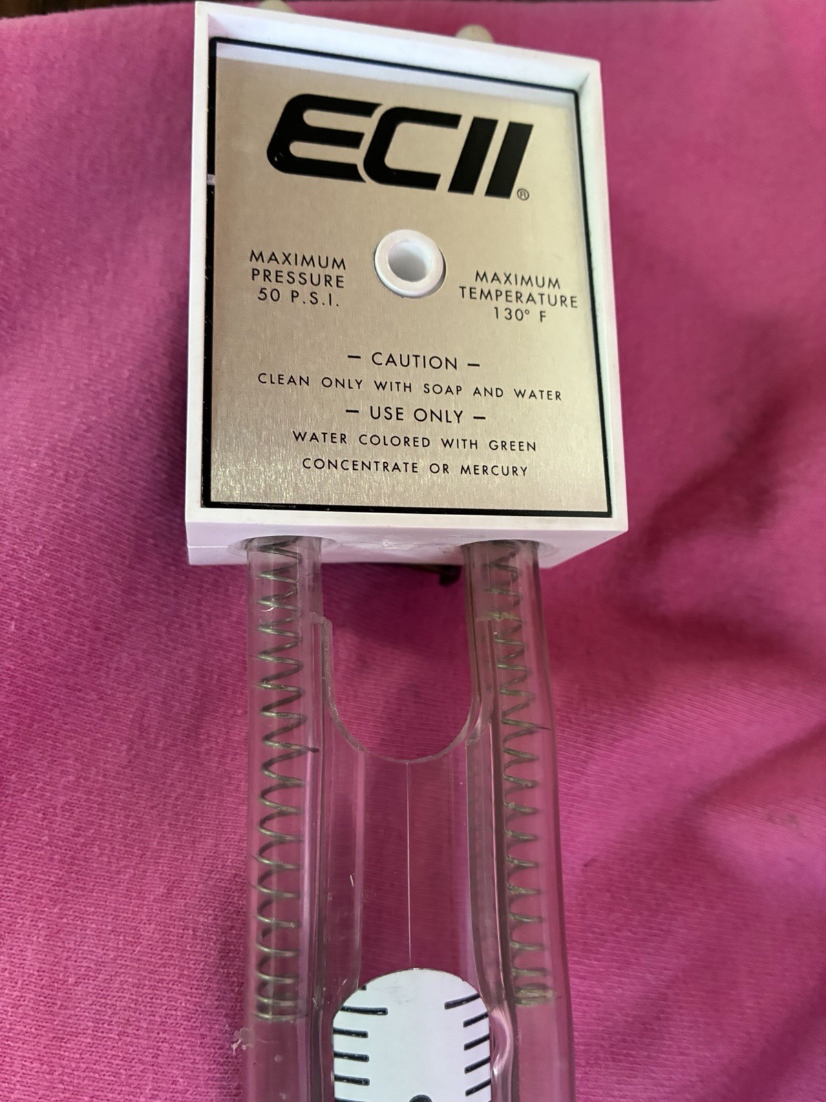Dwyer Instruments ECii Analog Manometer M46204 193920-00 in Case