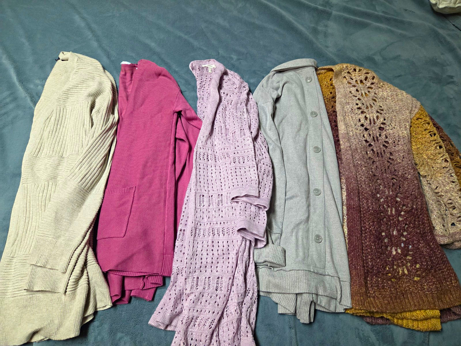 Women\'s Sweaters & Cardigans, Multicolor Solid, Size S, Lot Of 5 Women\'s Sweaters & Cardigans, Multicolor Solid, Size S, Lot Of 5