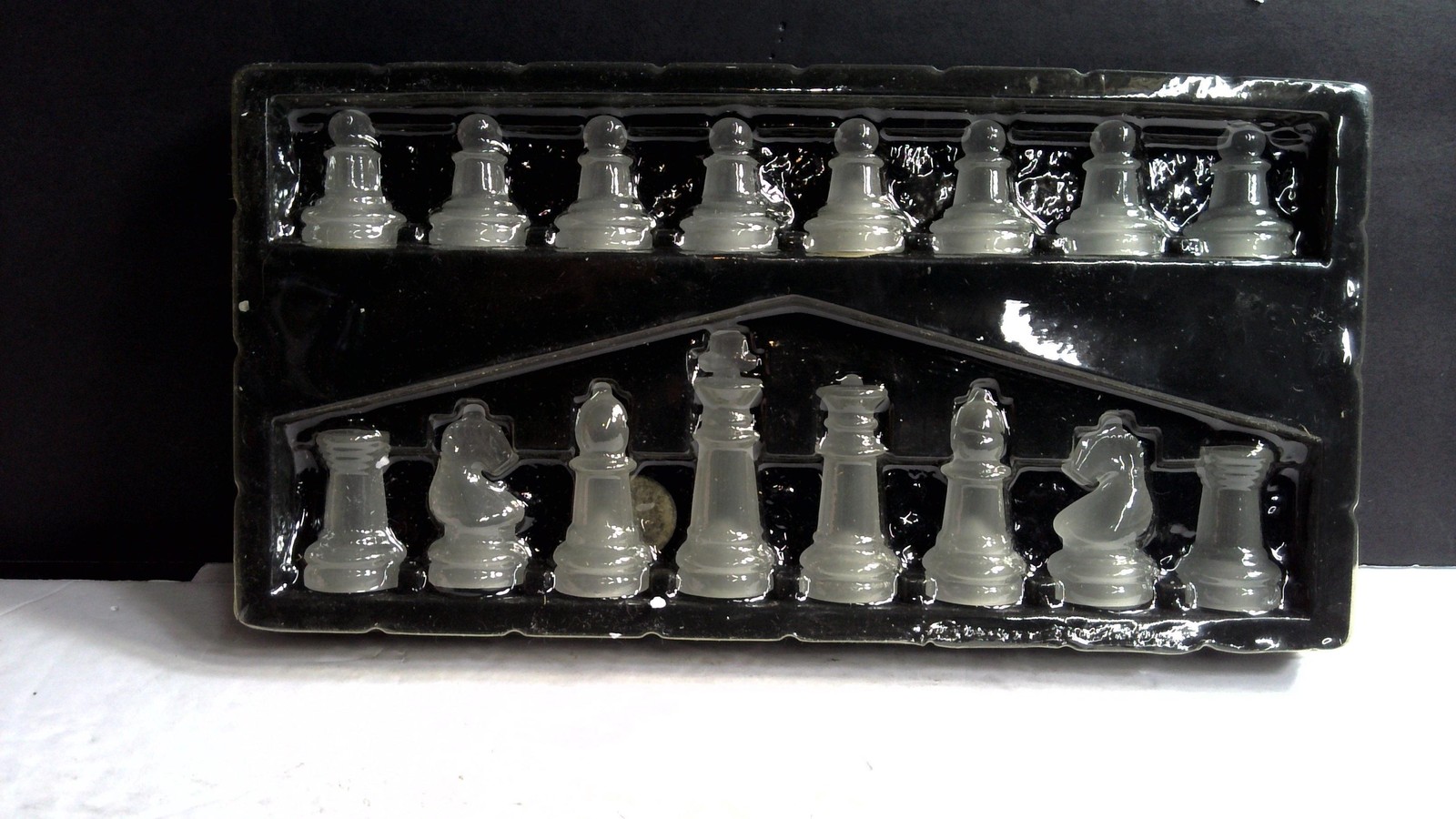 LEED\'S NSU Nova Southeastern Clear Glass Chess Set University Promo