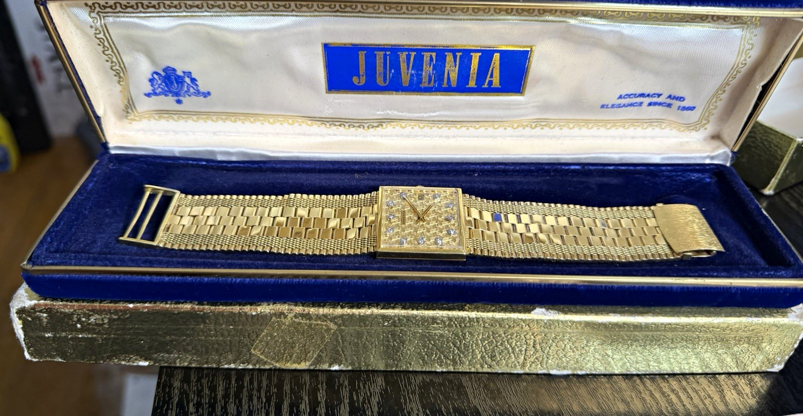 Juvenia Vintage 18K 92 G