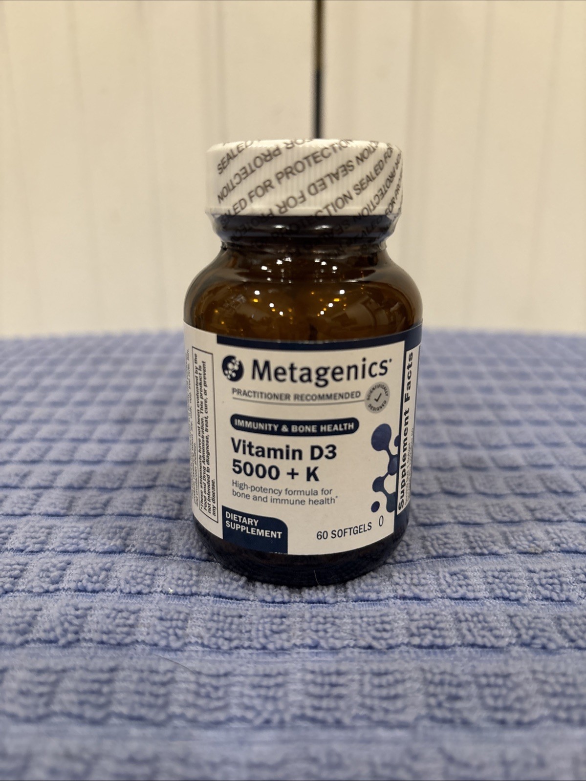Metagenics Vitamin D3 5000 IU with K2 Immune Bone Support 60 Softgels Exp 05/28 Metagenics Vitamin D3 5000 IU with K2 Immune Bone Support 60 Softgels Exp 05/28