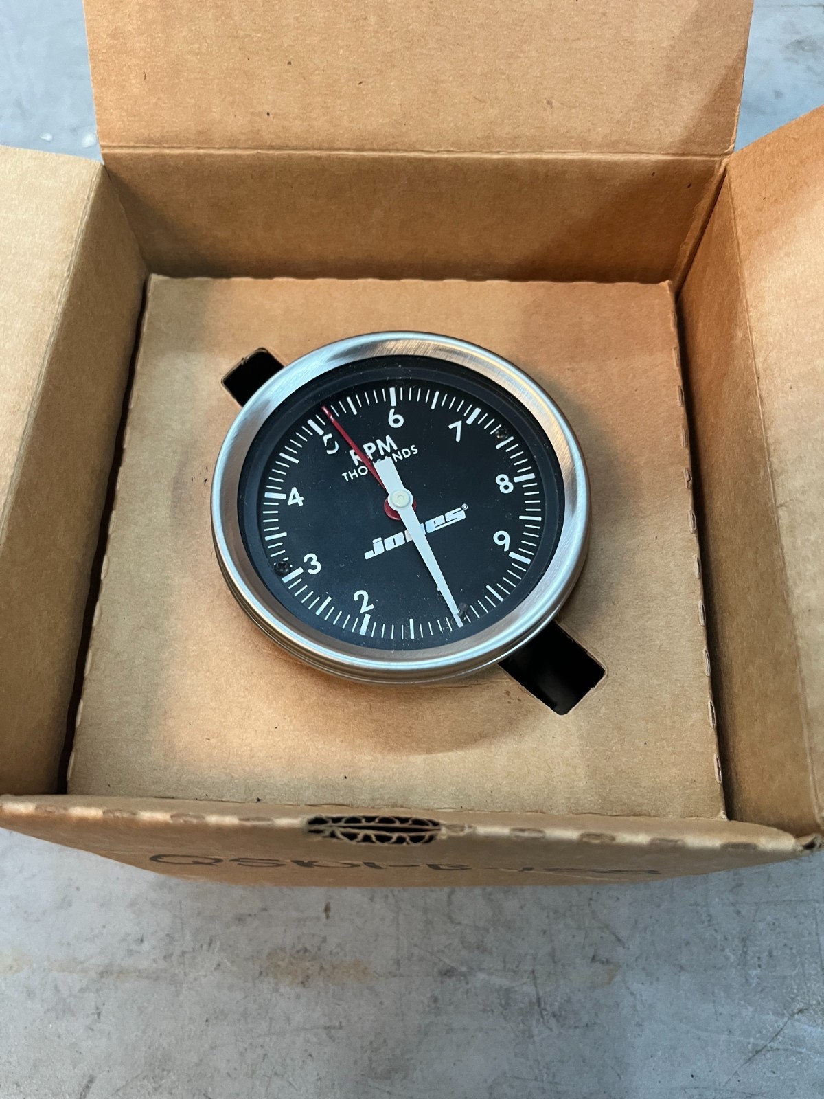New Jones 5101.B.158 0 9000 rpm rev counter with tell tale & cable adaptor New Jones 5101.B.158 0 9000 rpm rev counter with tell tale & cable adaptor