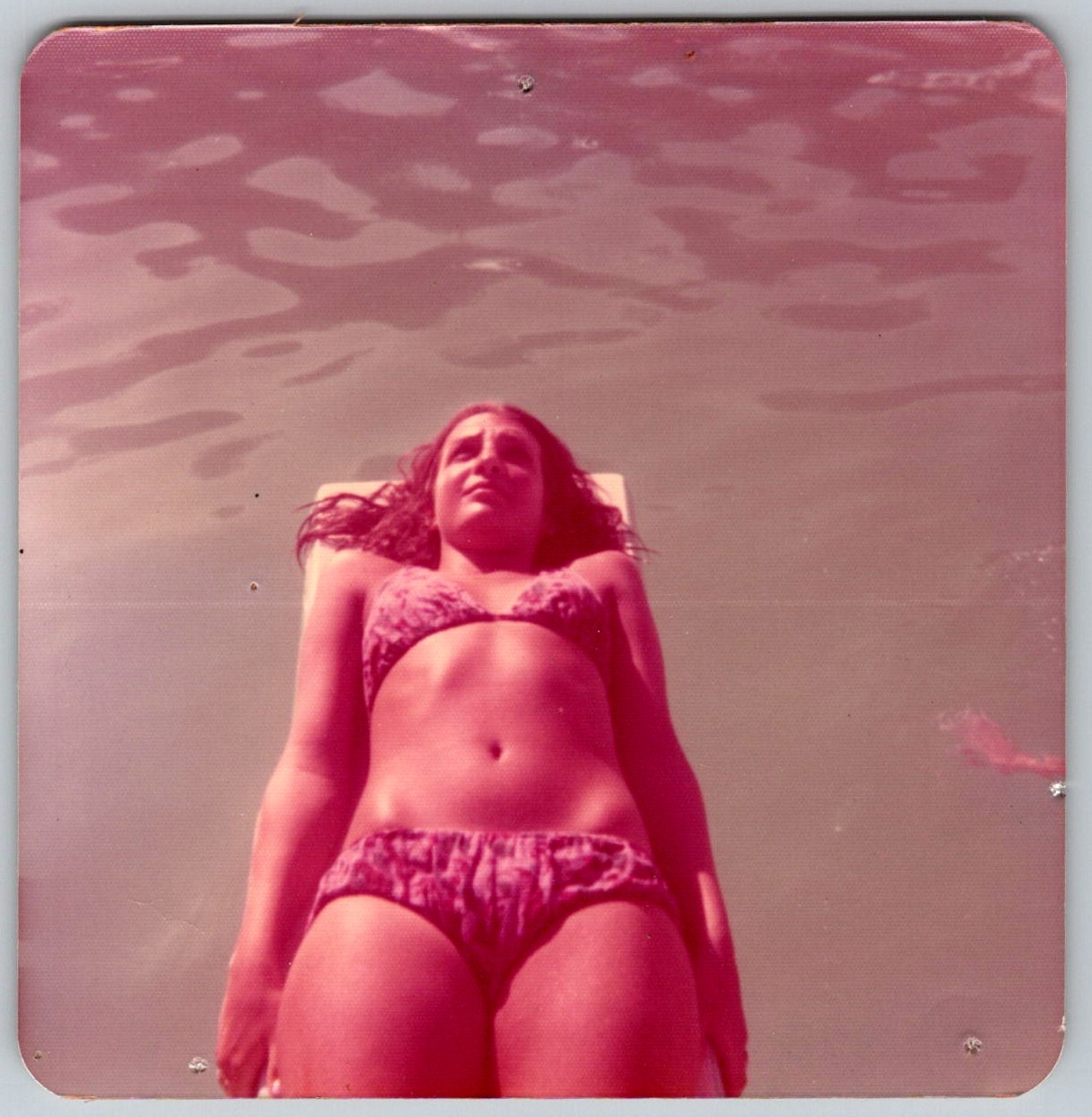 Vtg Color Snapshot Pretty Young Woman Bikini Swimsuit Sunbathing Water Float Vtg Color Snapshot Pretty Young Woman Bikini Swimsuit Sunbathing Water Float