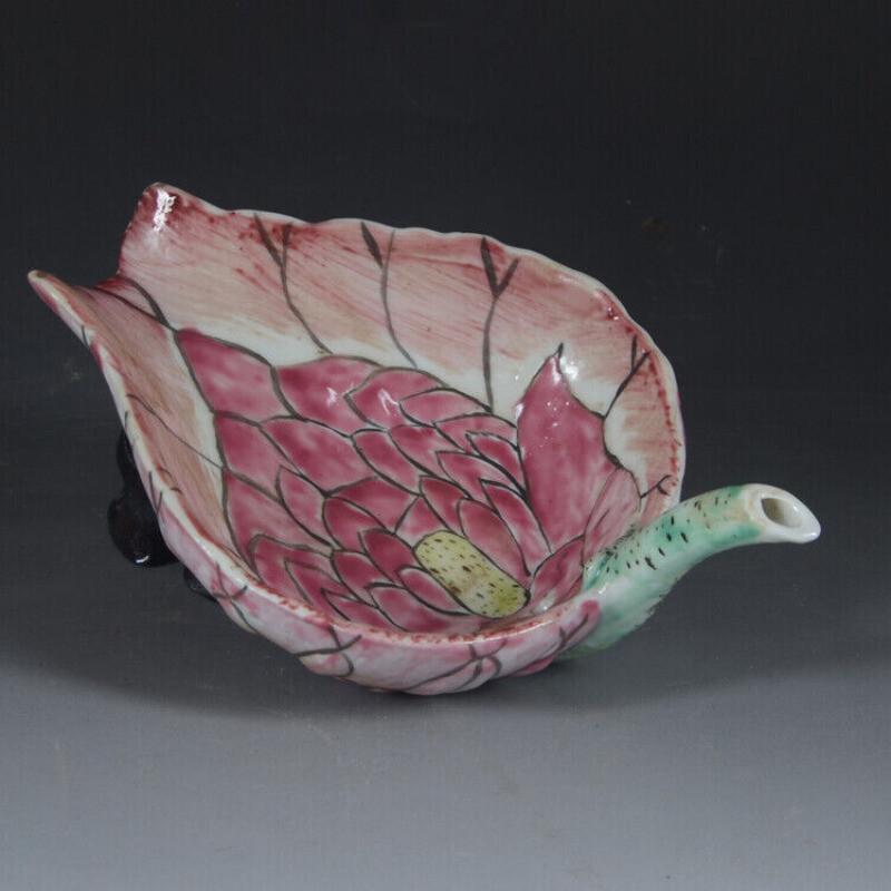 Chinese Famille Rose Porcelain Hand Made Lotus Flower Lotus Leaf Statue Plate Chinese Famille Rose Porcelain Hand Made Lotus Flower Lotus Leaf Statue Plate