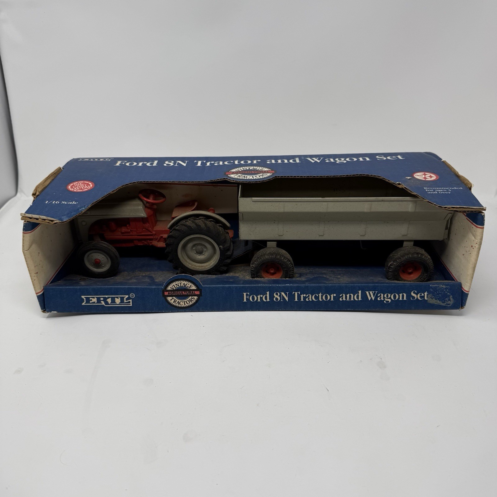 Ertl Ford 8N Tractor & Wagon 1:16 Vintage Agricultural Tractors USA NIB DUSTY