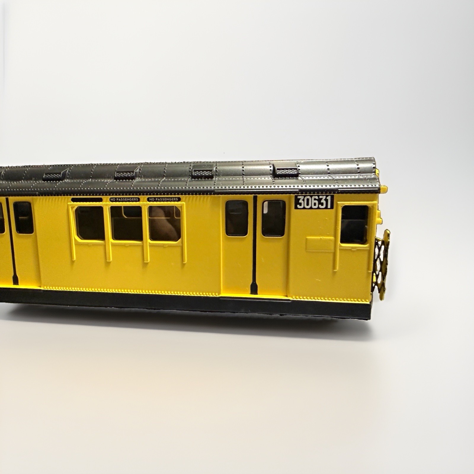 MTH R12 work train Shell