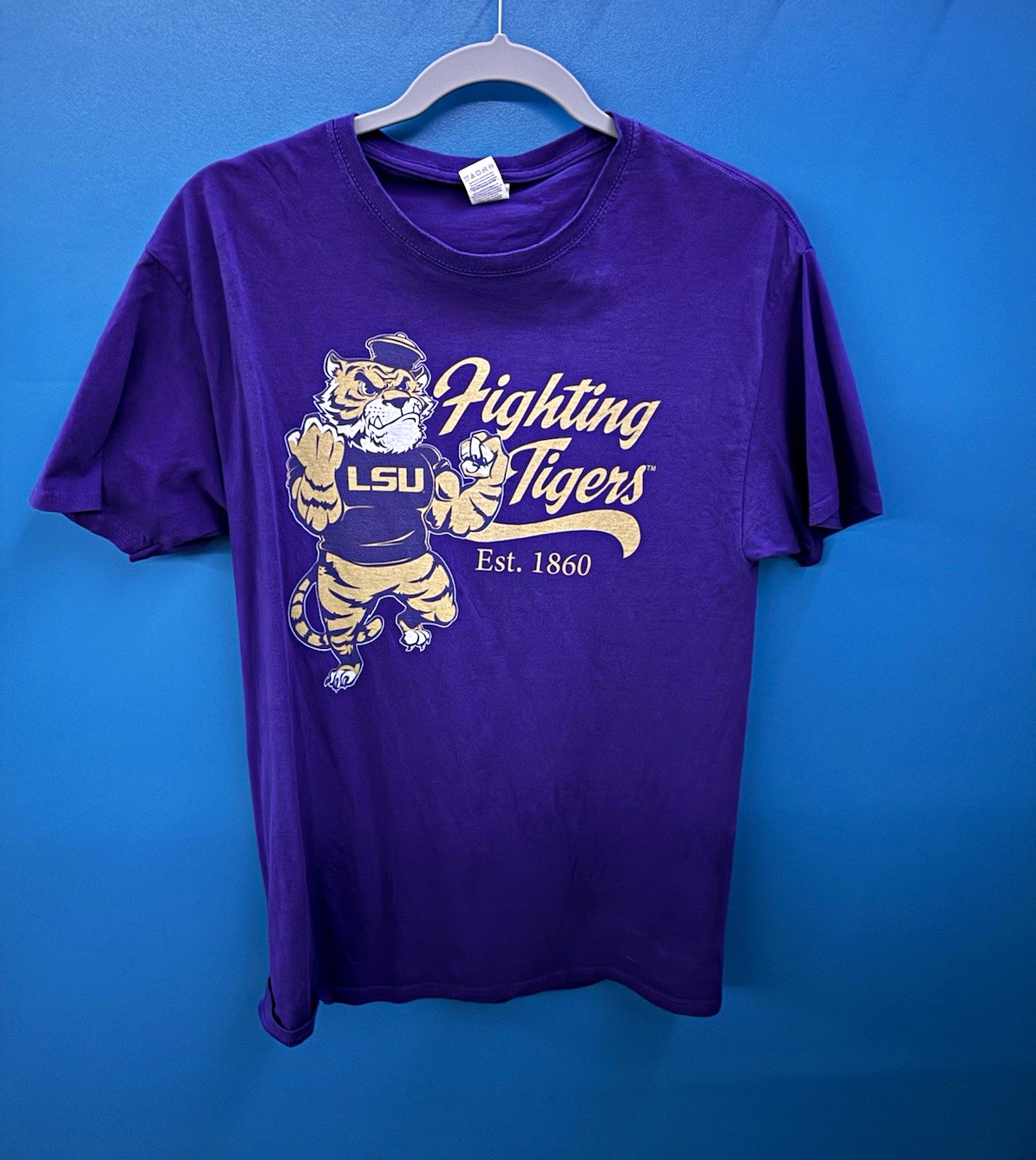 Gildan LSU Tigers Fighting Tigers Est. 1860 Purple T-Shirt Size M Gildan LSU Tigers Fighting Tigers Est. 1860 Purple T-Shirt Size M