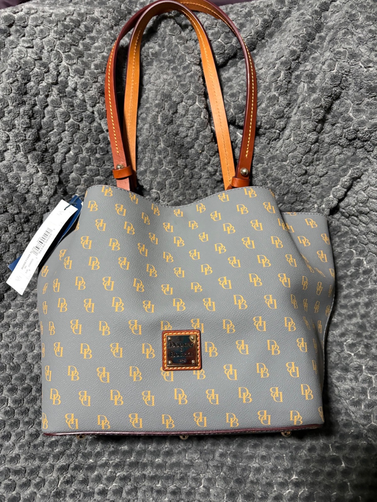 *reduced Dooney & Bourke small Flynn shoulder/tote bag slate gray HTF color 🤩 *reduced Dooney & Bourke small Flynn shoulder/tote bag slate gray HTF color 🤩