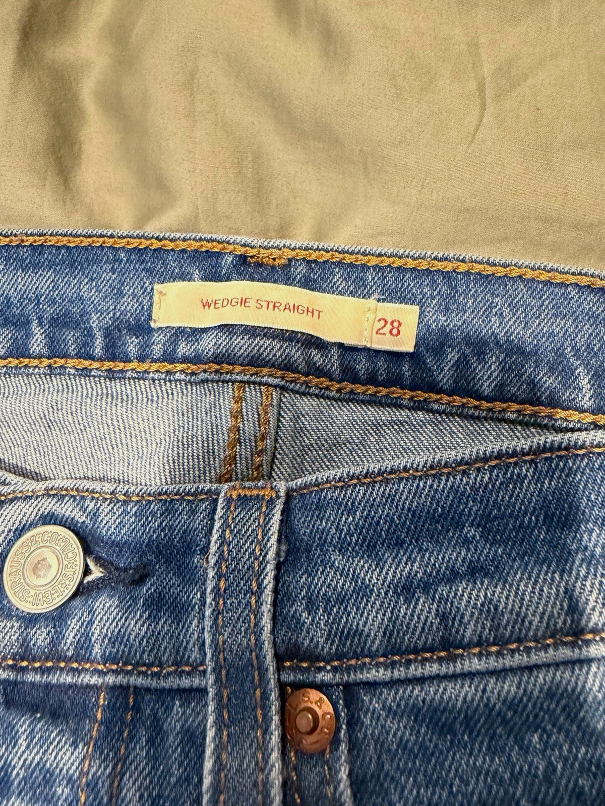 Levi\'s Premium women blue denim jeans straight fit high rise button fly 5-pocket Levi\'s Premium women blue denim jeans straight fit high rise button fly 5-pocket