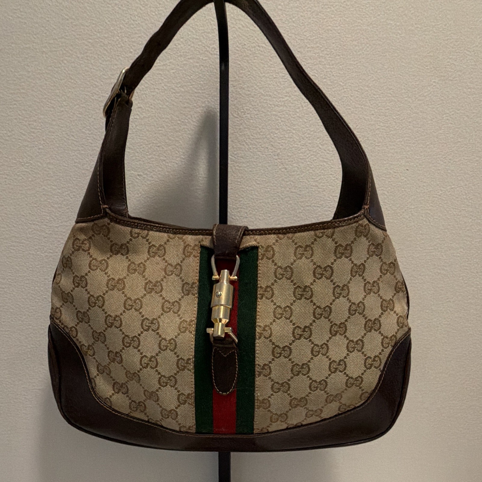 Gucci Classic Jackie w gold piston hardware, GG Stripe Shoulder w Dust Bag Gucci Classic Jackie w gold piston hardware, GG Stripe Shoulder w Dust Bag