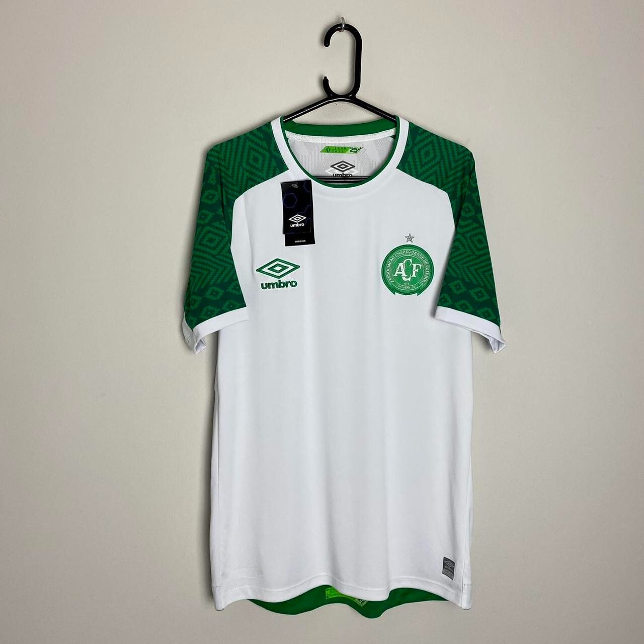 BNWT Chapecoense Football Shirt Jersey 2021 Away (L) BNWT Chapecoense Football Shirt Jersey 2021 Away (L)