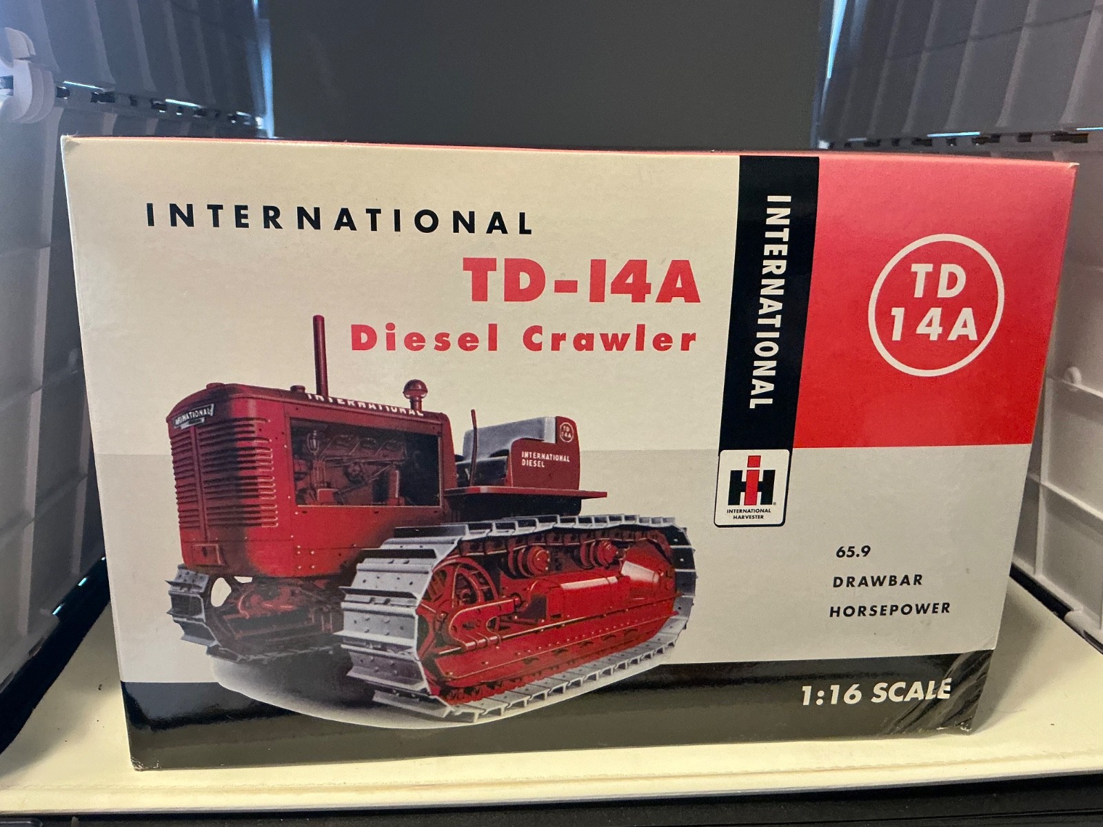 Vintage 1995 Ertl 1:16 International TD-14A Crawler, NTTC Show, #4592TA, NIB Vintage 1995 Ertl 1:16 International TD-14A Crawler, NTTC Show, #4592TA, NIB