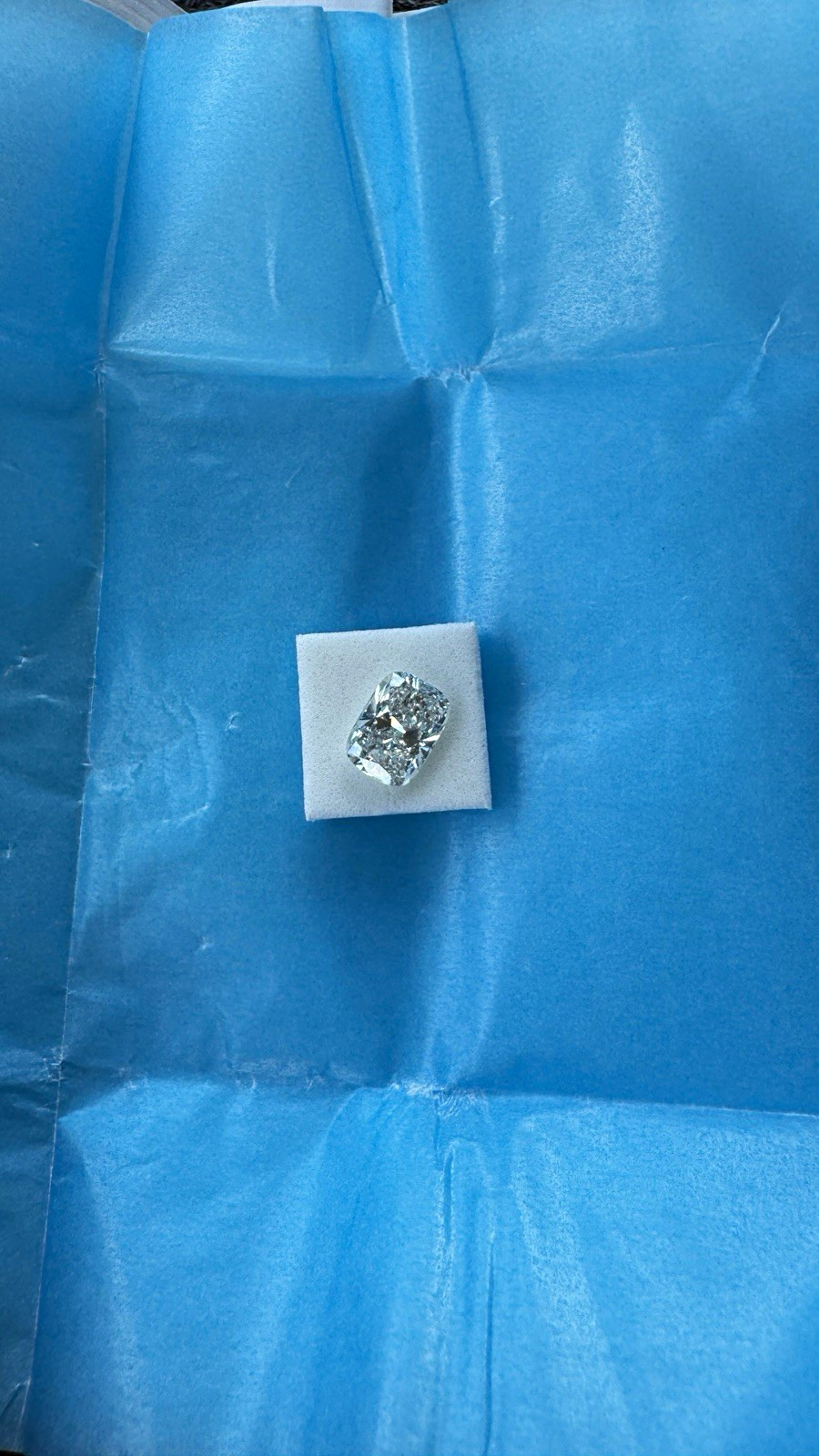 Lab-Created Diamond 2.61ctw F VVS2 Cushion Excellent Cut IGI Certified Lab-Created Diamond 2.61ctw F VVS2 Cushion Excellent Cut IGI Certified
