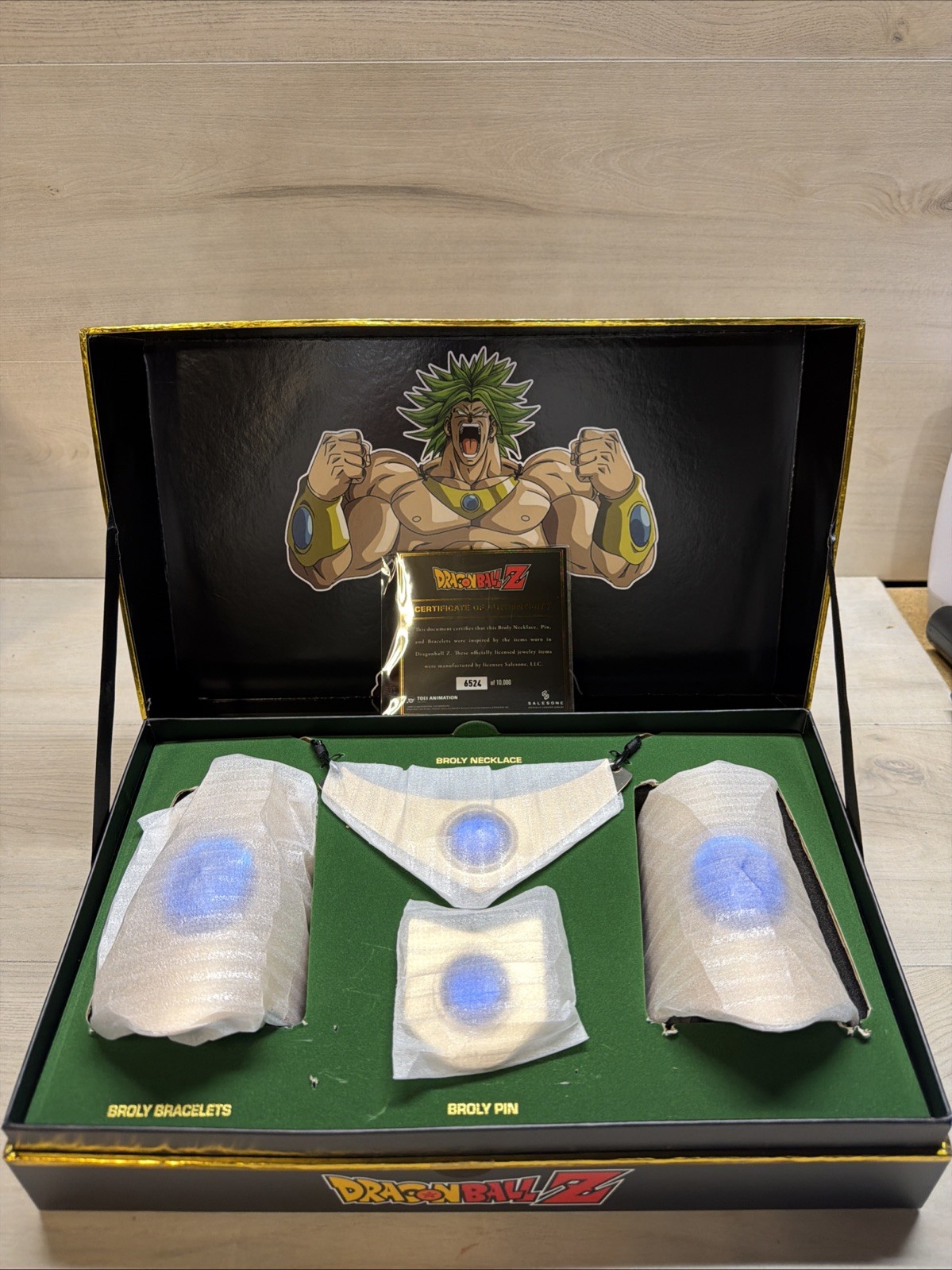 Dragon Ball Z Broly Limited Edition Collectible Set Anime & Manga Dragon Ball Z Broly Limited Edition Collectible Set Anime & Manga