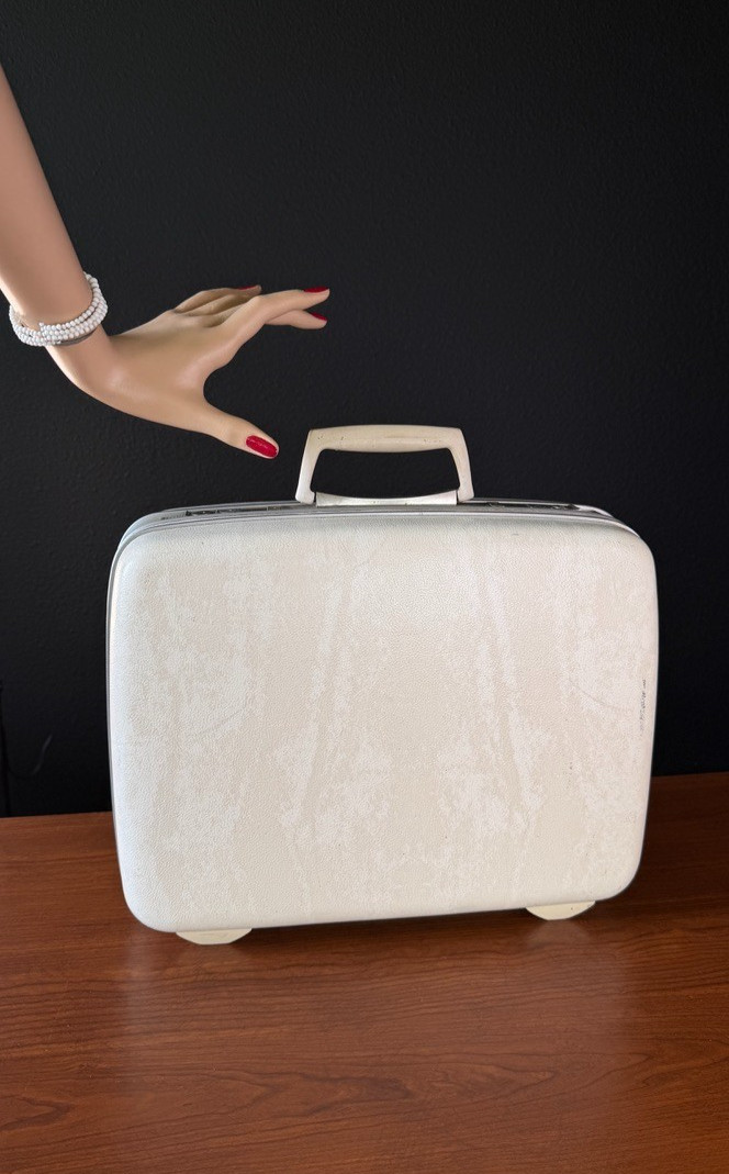 Vintage 1960s small white SAMSONITE suitcase hard carry on ivory C.H. initials Vintage 1960s small white SAMSONITE suitcase hard carry on ivory C.H. initials