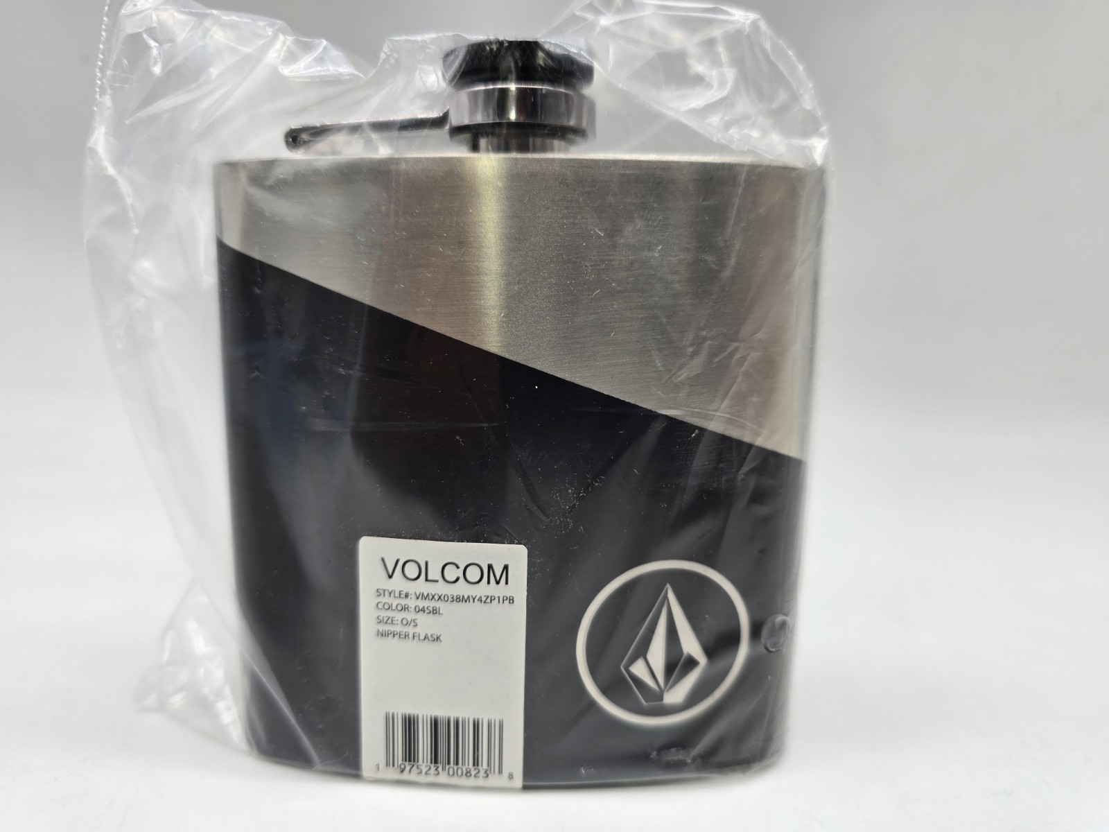 Brand new Volcom Nipper flask stainless steel 6oz Brand new Volcom Nipper flask stainless steel 6oz