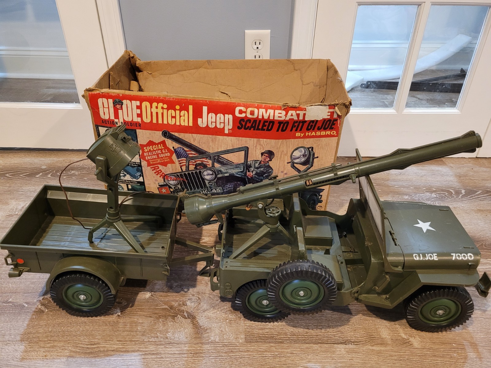 Vintage 1965 GI Joe Hasbro Jeep 7000 Combat Searchlight Artillery Box Trailer Vintage 1965 GI Joe Hasbro Jeep 7000 Combat Searchlight Artillery Box Trailer