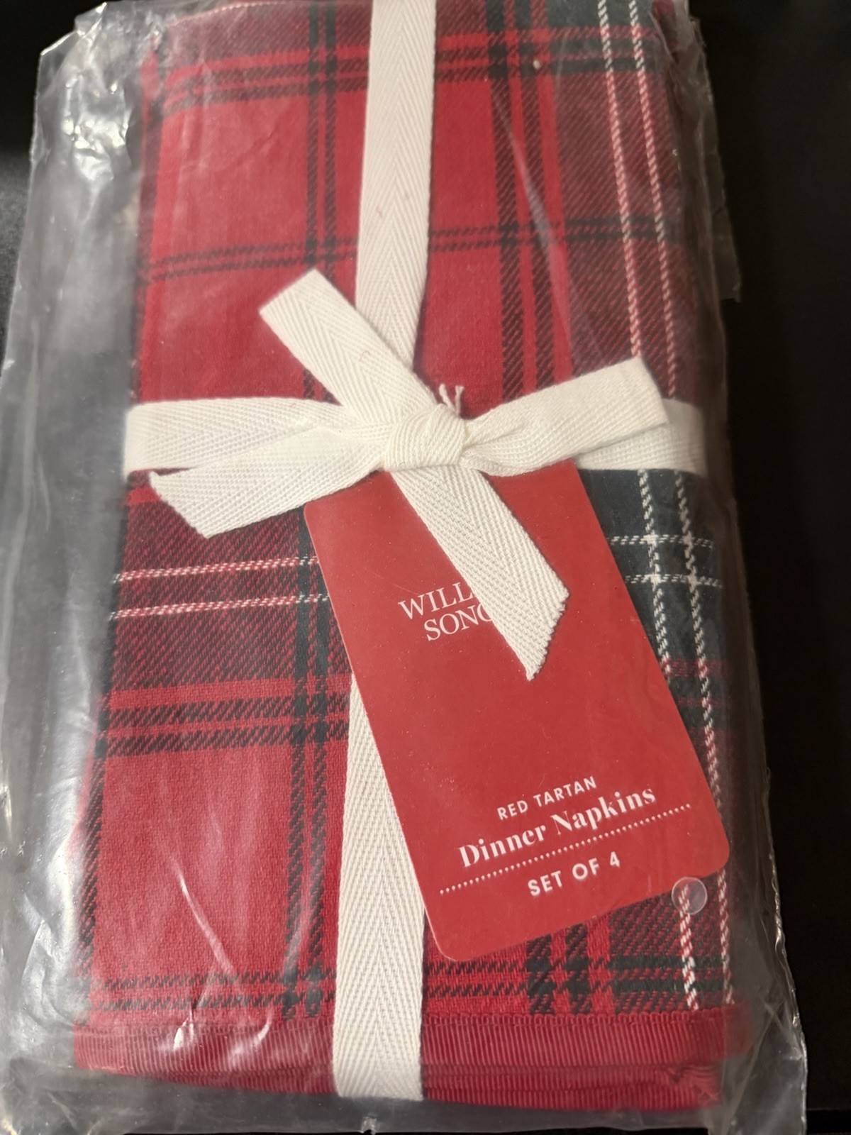 NWT Williams Sonoma Red Tartan Plaid Dinner Napkins Set of 4 Christmas Holiday NWT Williams Sonoma Red Tartan Plaid Dinner Napkins Set of 4 Christmas Holiday