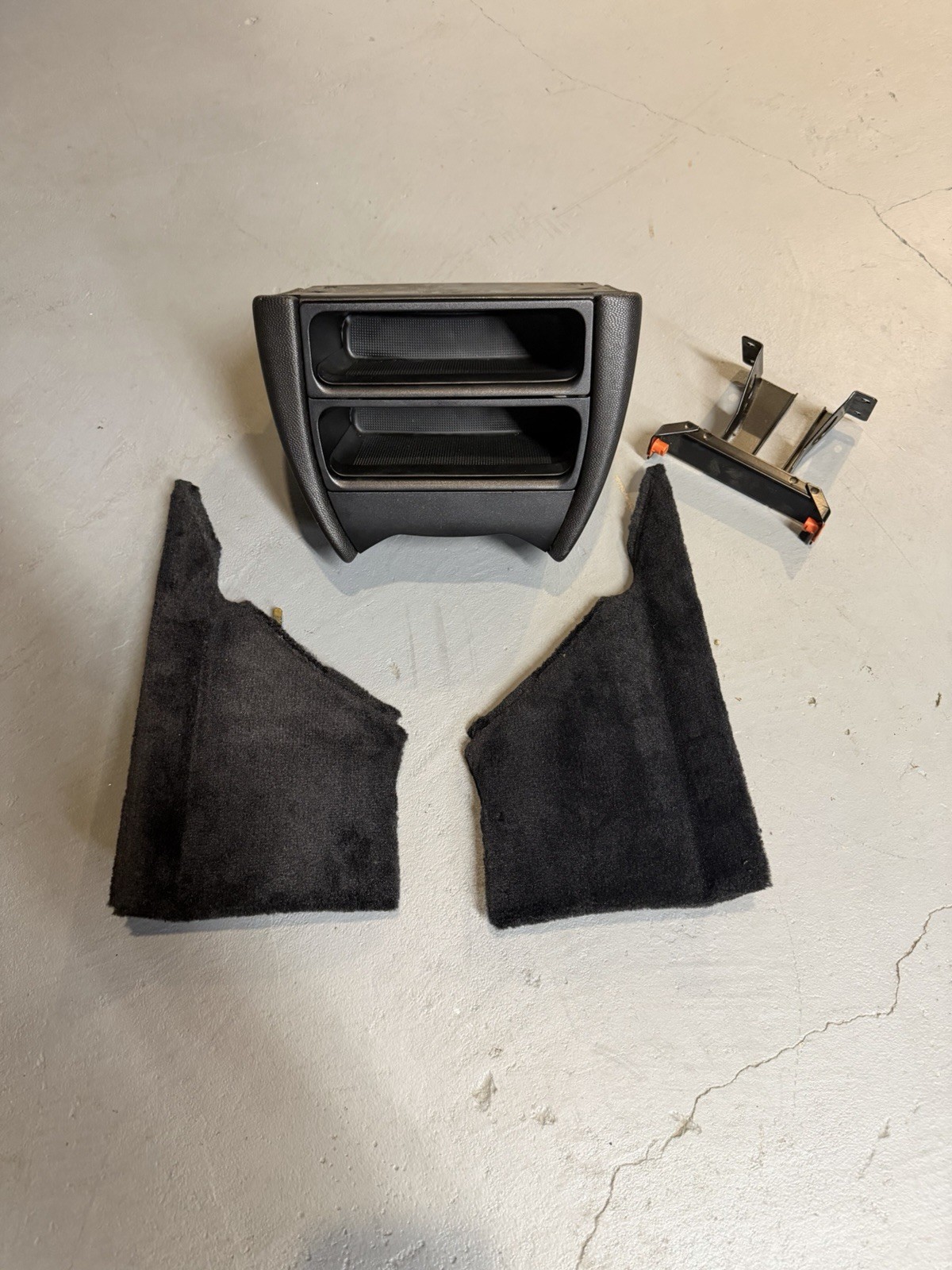 Porsche 911 Boxster 996 986 Black Complete Center Console and Components Porsche 911 Boxster 996 986 Black Complete Center Console and Components
