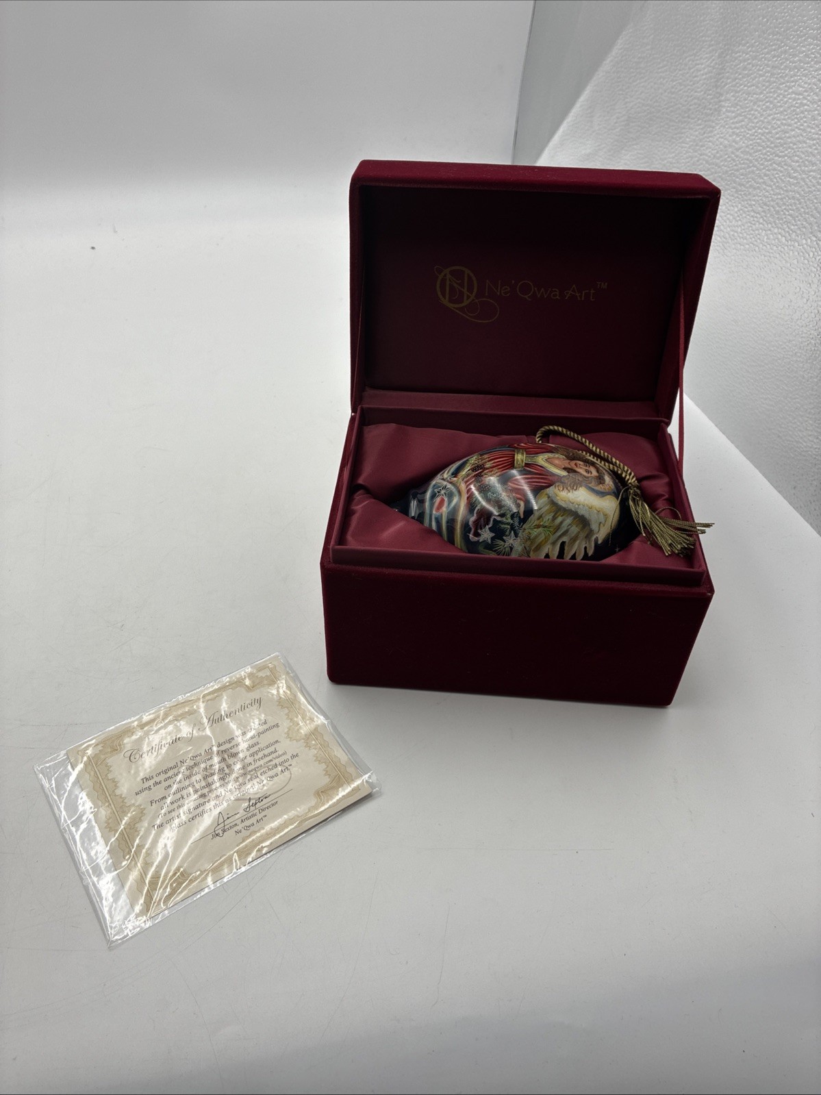 NE' QWA ART ORNAMENT IN ORIGINAL BOX SIGNED Jim Sexton Officially Authenticated NE' QWA ART ORNAMENT IN ORIGINAL BOX SIGNED Jim Sexton Officially Authenticated