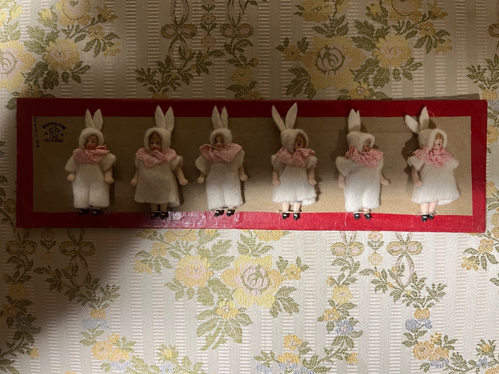 antique pattern card with 6 dolls - rare Bunnys antique pattern card with 6 dolls - rare Bunnys