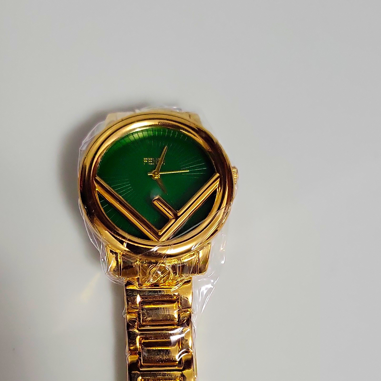 FENDI Women's Quartz Analog Green Dial Gold-Tone Metal Bracelet Watch FENDI Women's Quartz Analog Green Dial Gold-Tone Metal Bracelet Watch