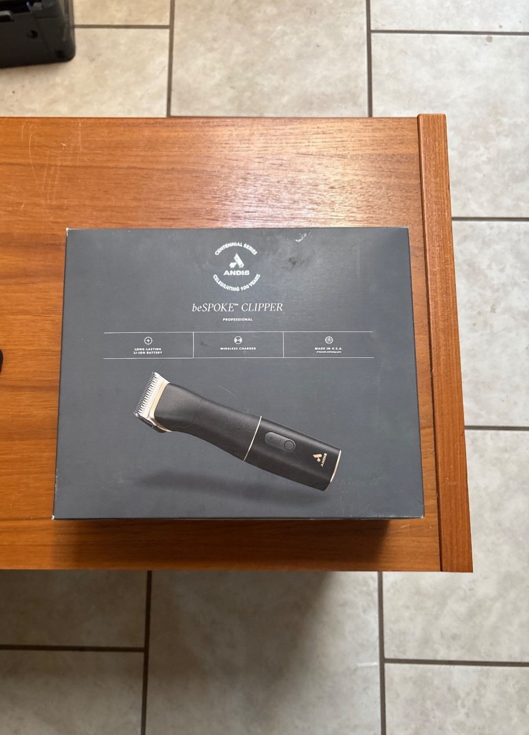 New Andis beSPOKE clippers Black And gold has guards and blades with oil