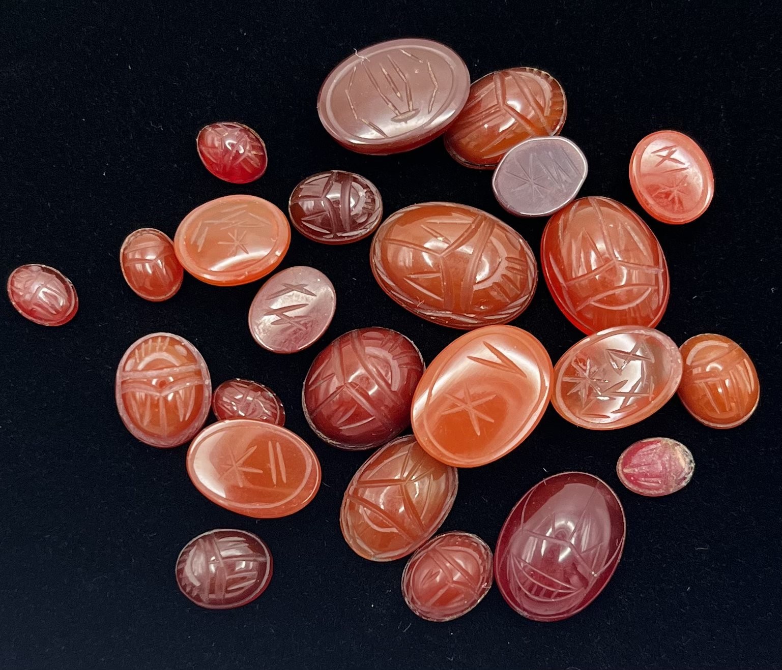 (24) VTG MCM Carnelian to Sard Chalcedony Scarab Cabochons Small to Dimi