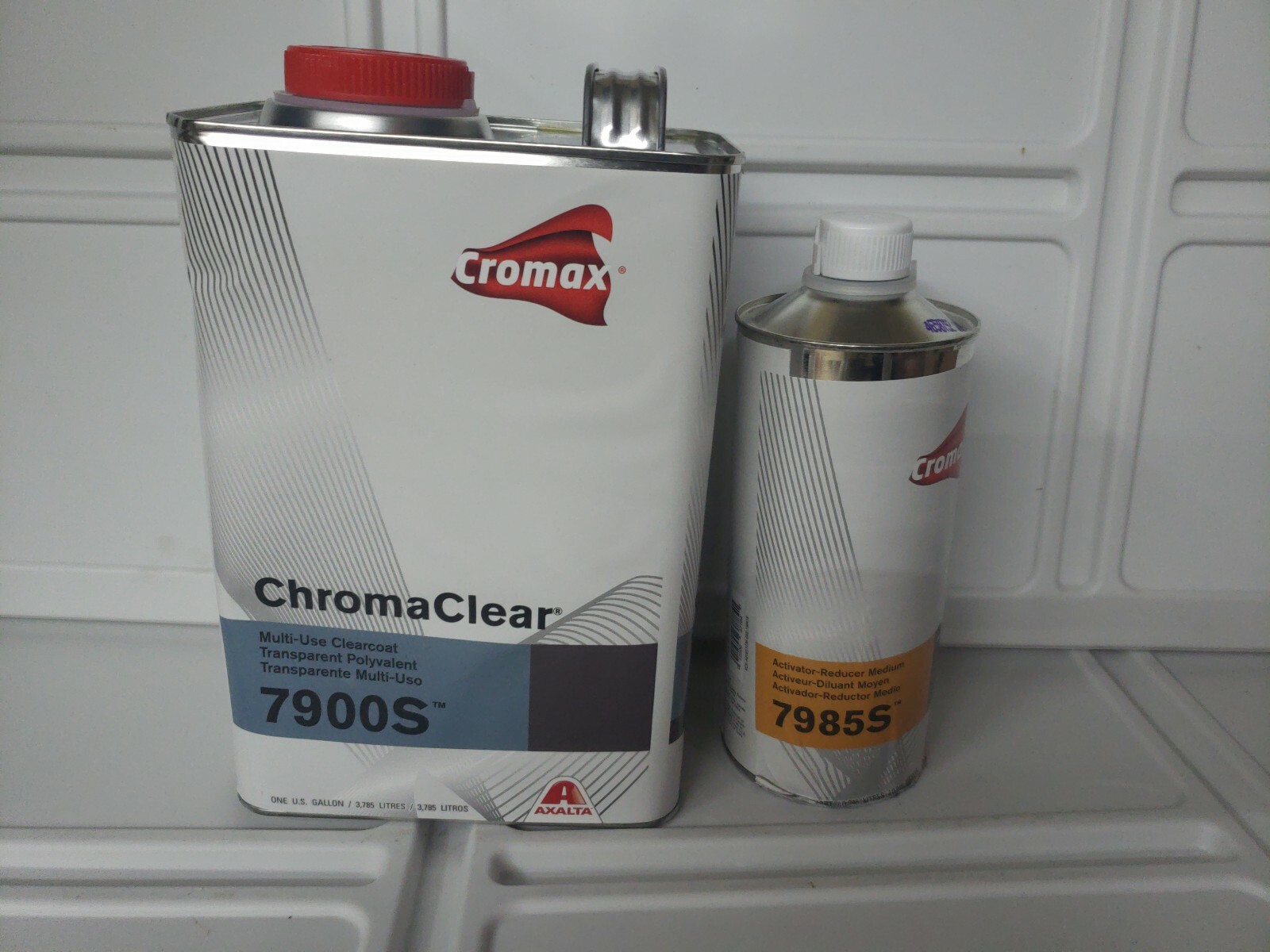 Cromax ChromaClear 7900s Clearcoat Body Shop Chromabase & 7985s activator Cromax ChromaClear 7900s Clearcoat Body Shop Chromabase & 7985s activator