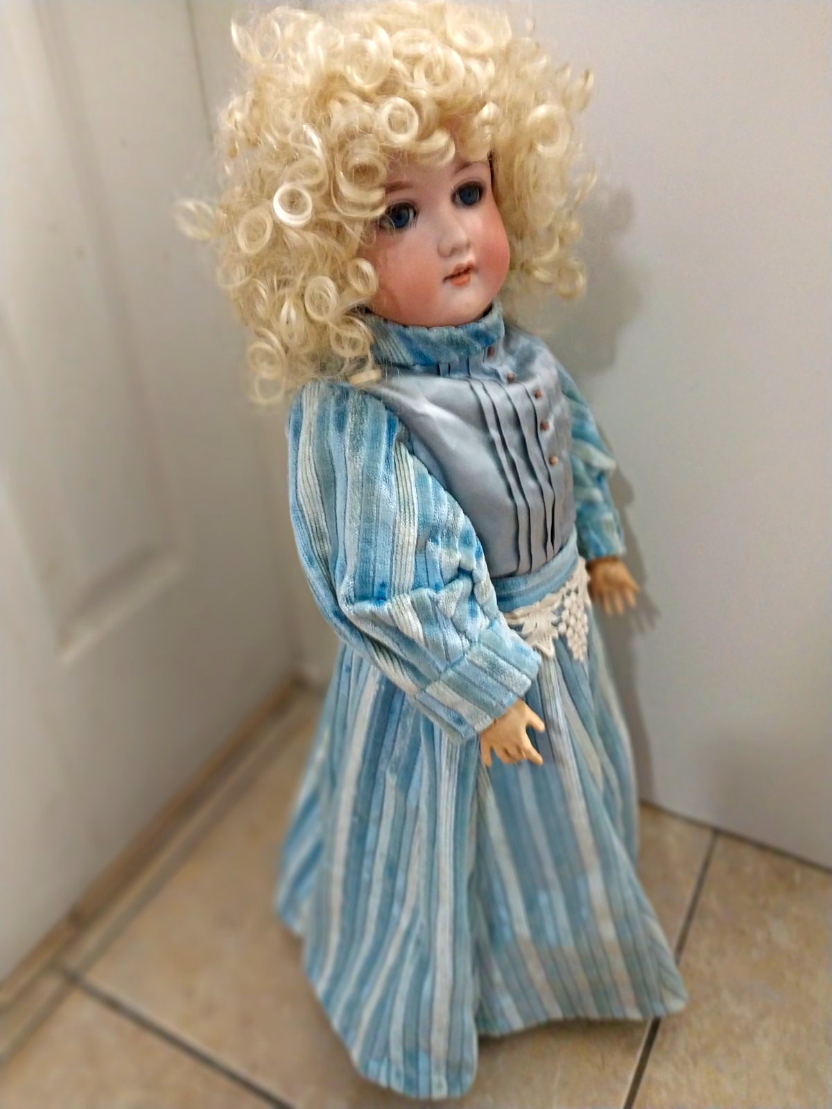 Antique German Doll Clothes Set Fit 26 -29 Inches Dolls ( Doll Not Included) Antique German Doll Clothes Set Fit 26 -29 Inches Dolls ( Doll Not Included)