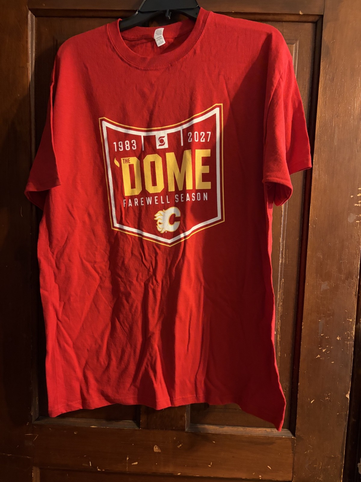NEW Calgary Flames SGA Red Shirt Saddle Dome Farewell Giveaway Hockey Large L NEW Calgary Flames SGA Red Shirt Saddle Dome Farewell Giveaway Hockey Large L