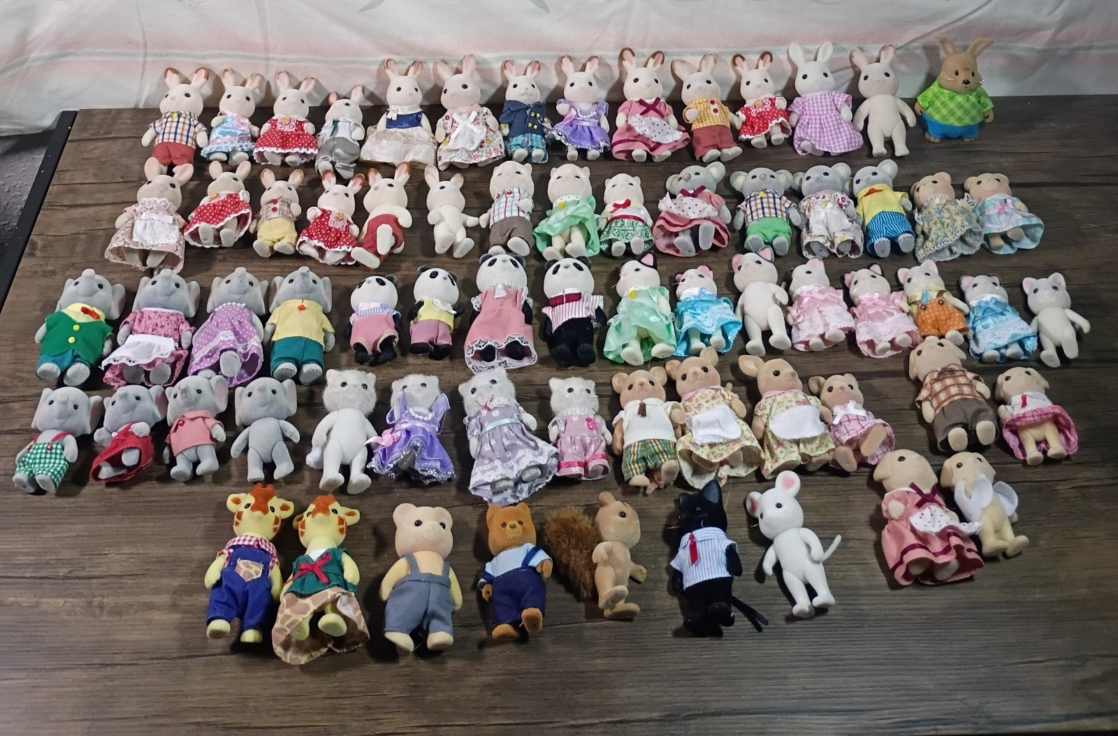 Calico Critters Huge Lot Of 105 Figures-Clothes -Furniture Other Accessories Calico Critters Huge Lot Of 105 Figures-Clothes -Furniture Other Accessories