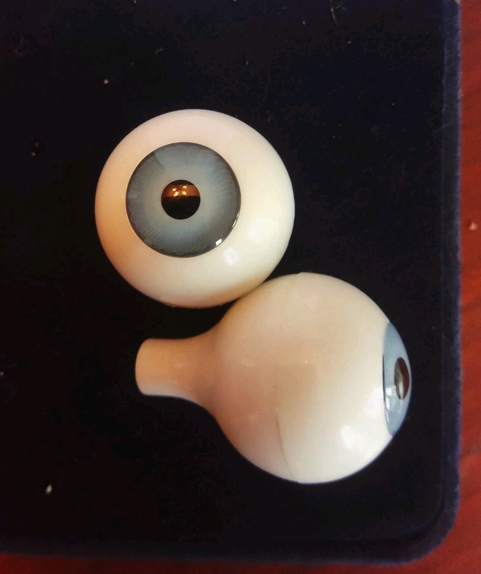 Vintage La Sioux Acrylic Doll Eyes Round Lavender 24mm Vintage La Sioux Acrylic Doll Eyes Round Lavender 24mm