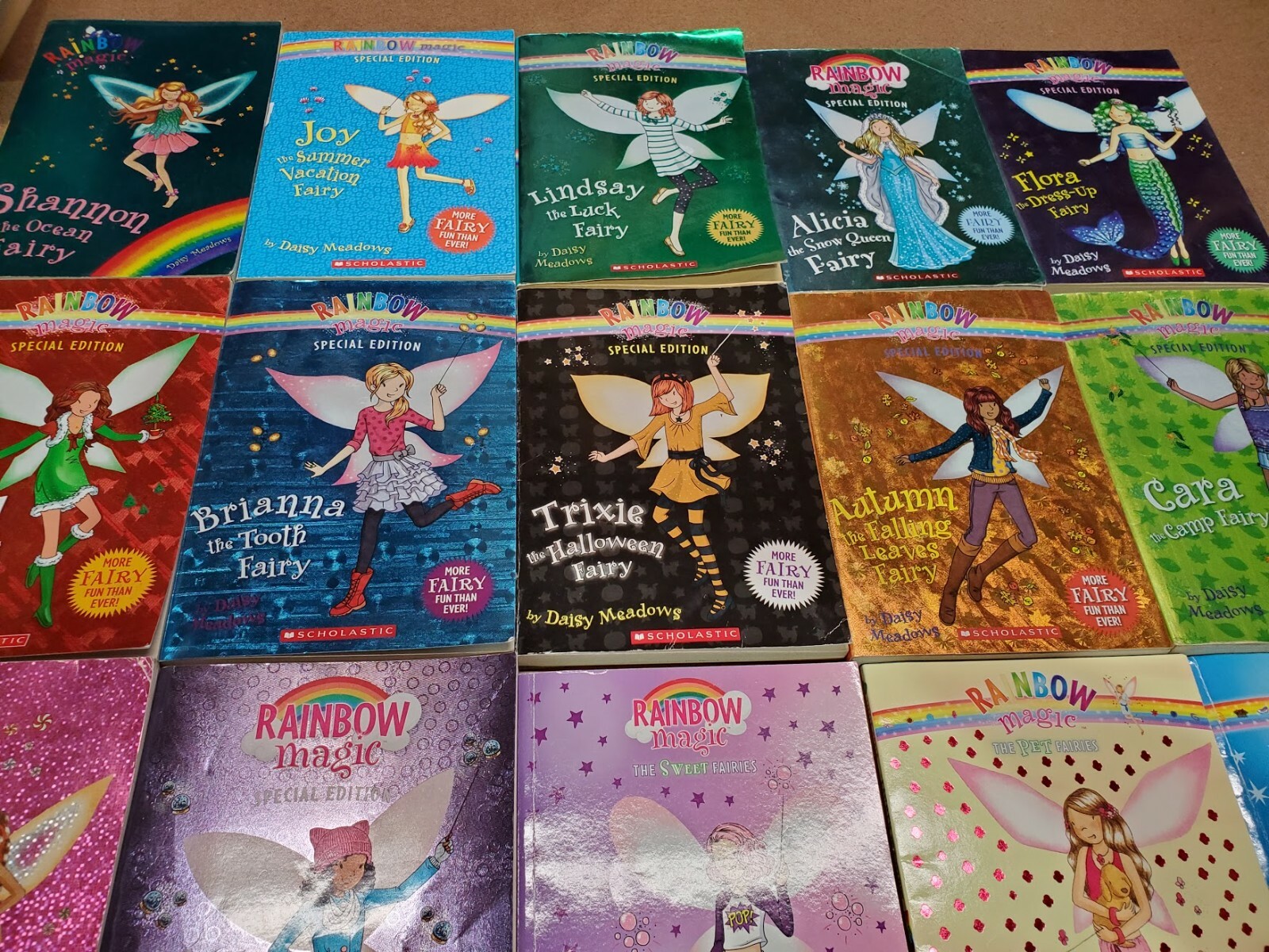 Lot of 10 Rainbow Magic Fairies Children\'s Kids Chapters Books RANDOM MIX Lot of 10 Rainbow Magic Fairies Children\'s Kids Chapters Books RANDOM MIX