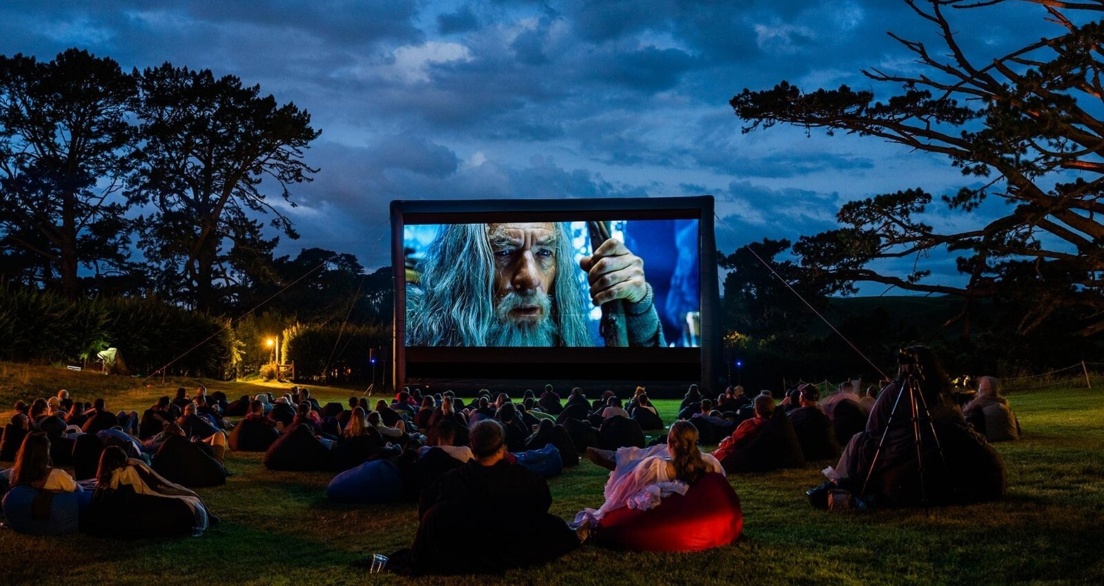 32ft x 17ft Giant Inflatable Movie Screen, , USA customer service
