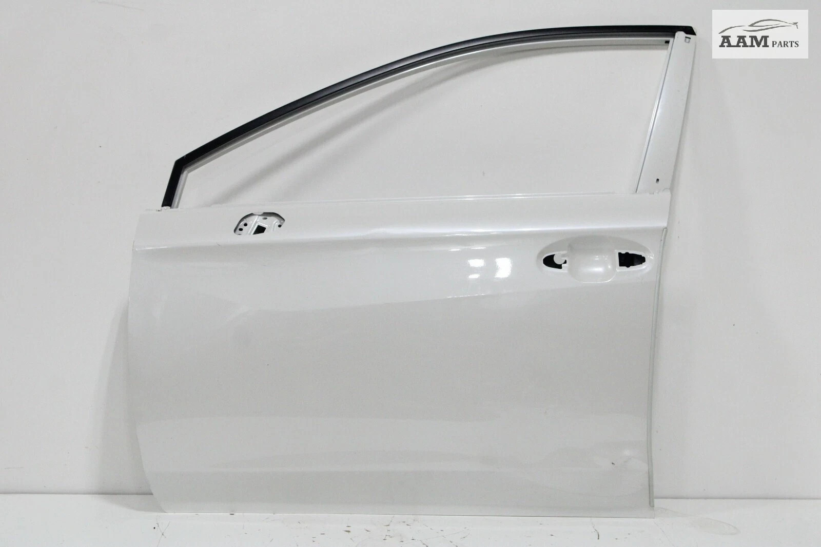 2018-2023 SUBARU CROSSTREK FRONT LEFT DRIVER SIDE DOOR SHELL WHITE OEM