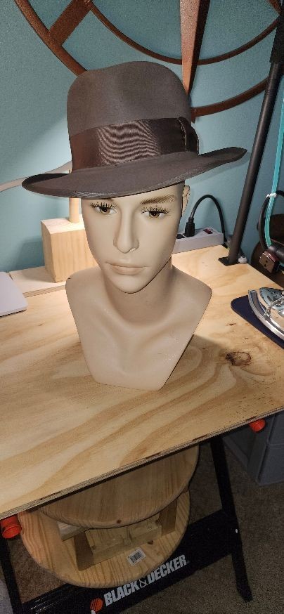 1940s Barclay Fedora size 7 1/8 1940s Barclay Fedora size 7 1/8