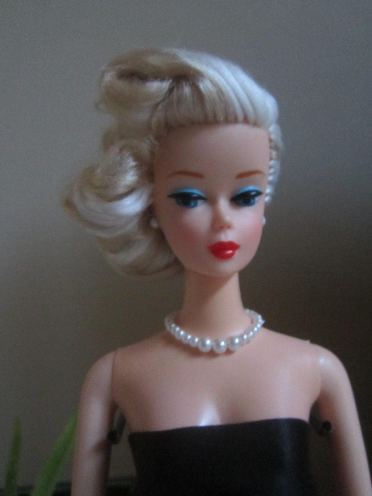 OOAK  VINTAGE REPRO  BARBIE  W/ REROOTED Platinum Blonde Silk Hair W / OUTFIT