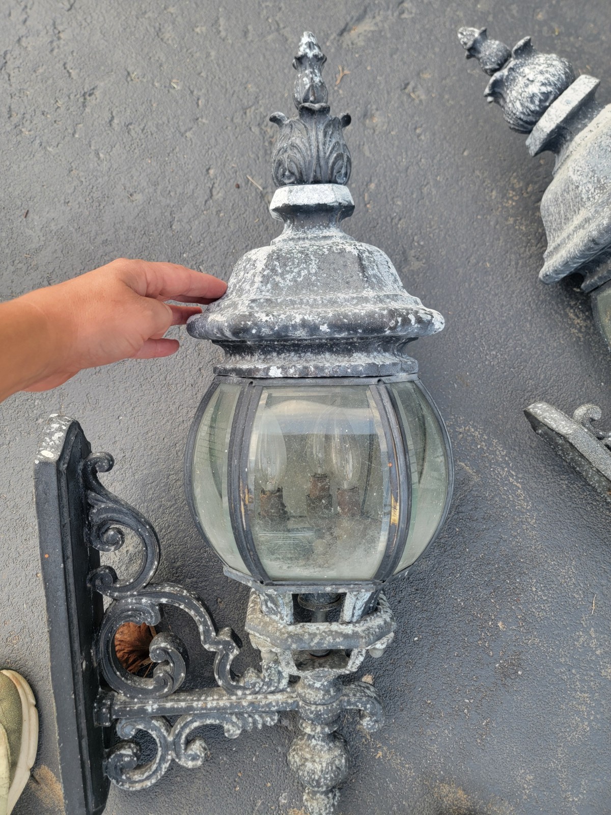 2 Antique Cast Iron & Glass Architectural Wall Lamp Light Sconces 2 Antique Cast Iron & Glass Architectural Wall Lamp Light Sconces