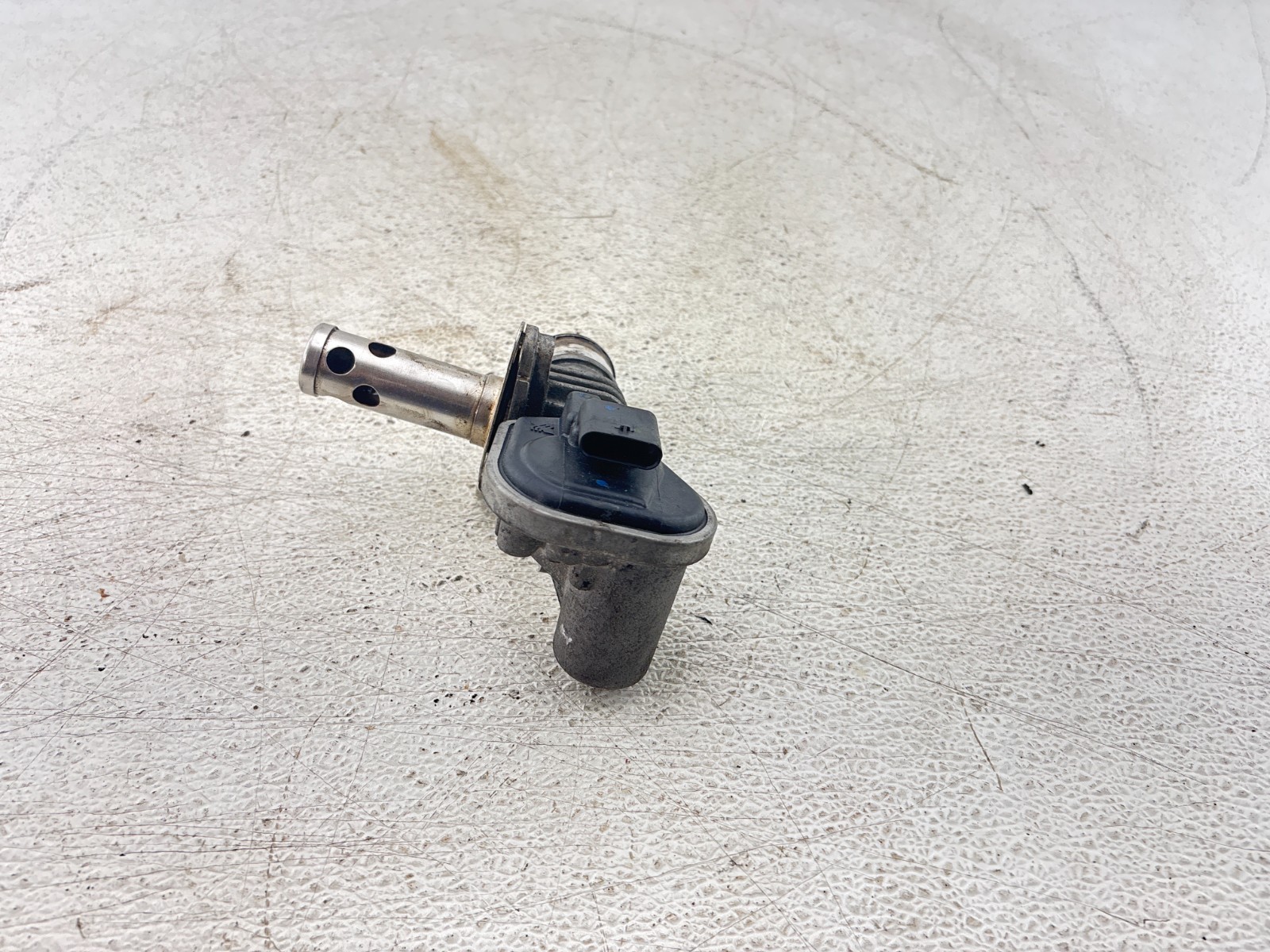 2018-2020 CHRYSLER PACIFICA Mopar EGR Valve 3.6L V6 OEM 2018-2020 CHRYSLER PACIFICA Mopar EGR Valve 3.6L V6 OEM