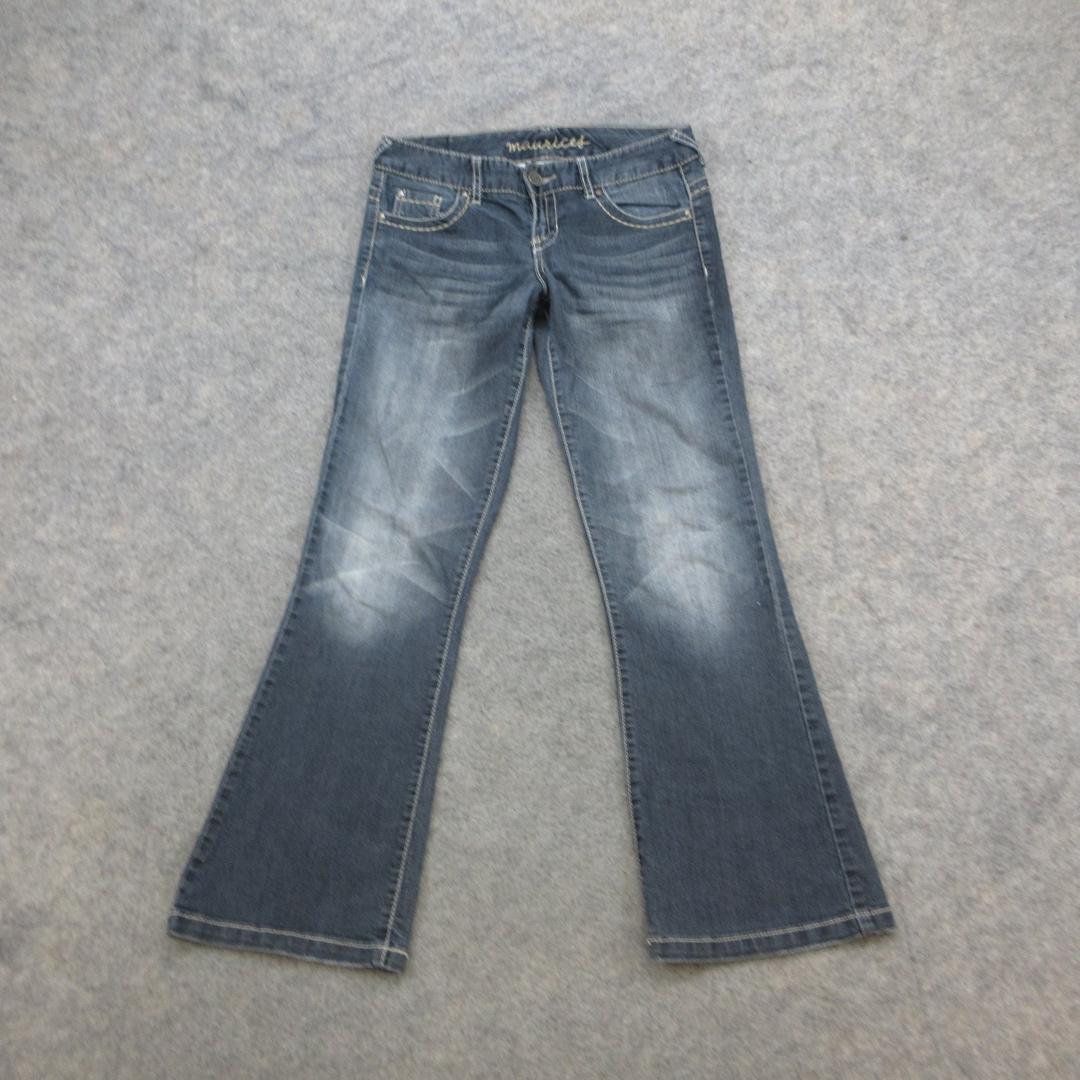 Maurices Women\'s Jeans Dark Wash 3/4 Short Bootcut Stretch Embellished