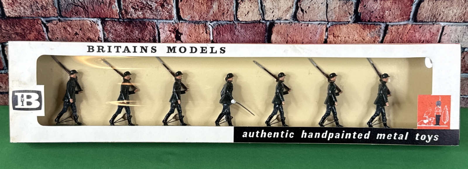 Vintage Britains No. 9169 GERMANY Infantry Marching in original box