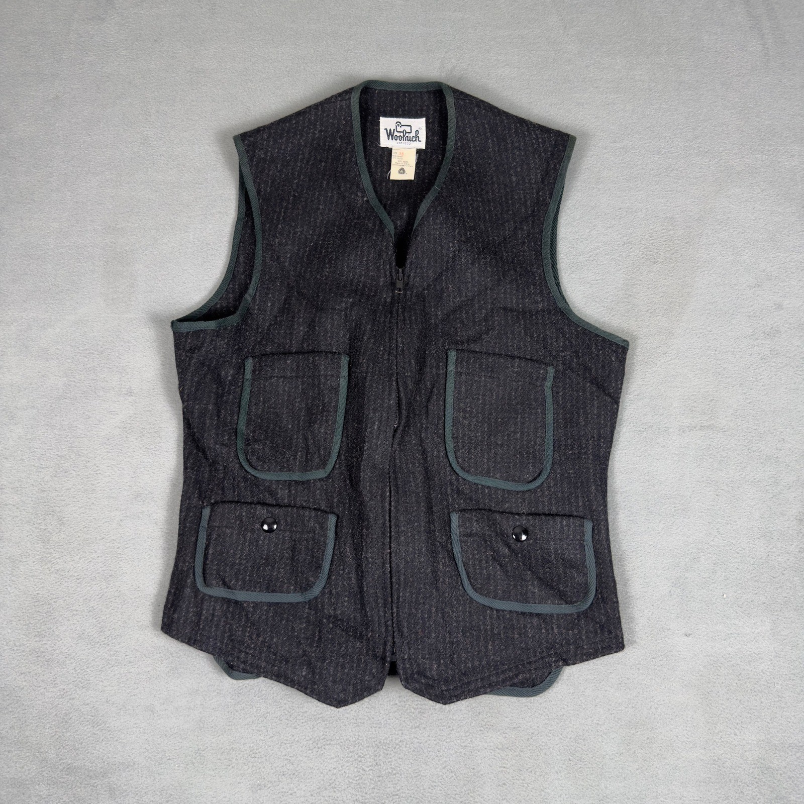Vintage 70s Woolrich Wool Blend Zip Up Vest Mens 38 Gray Cinch Back Made in USA Vintage 70s Woolrich Wool Blend Zip Up Vest Mens 38 Gray Cinch Back Made in USA
