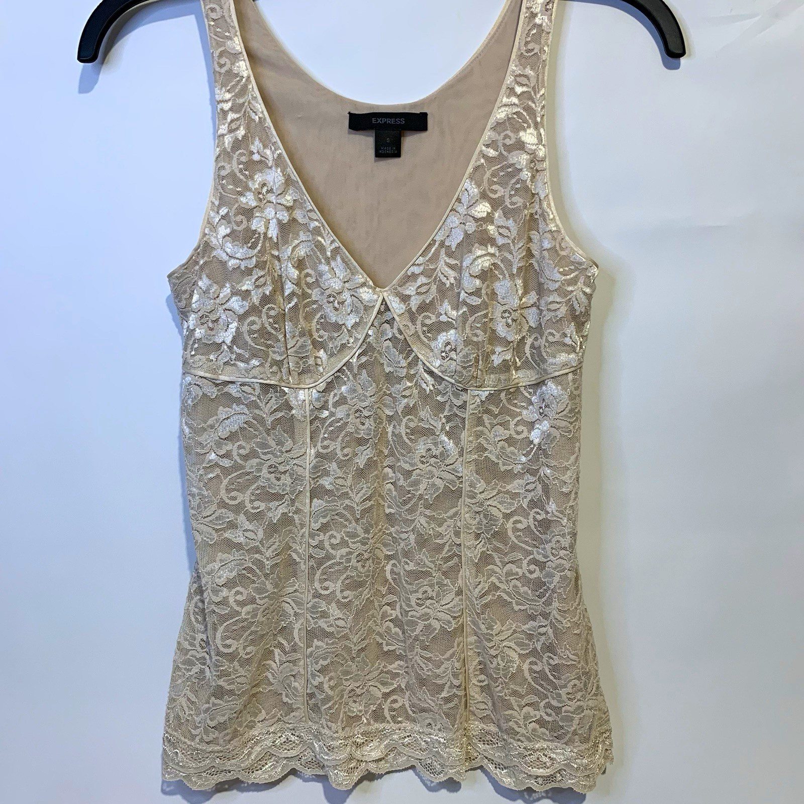 Express Women’s Beige Lace Floral V-Neck Sleeveless Tank Top Size S Express Women’s Beige Lace Floral V-Neck Sleeveless Tank Top Size S