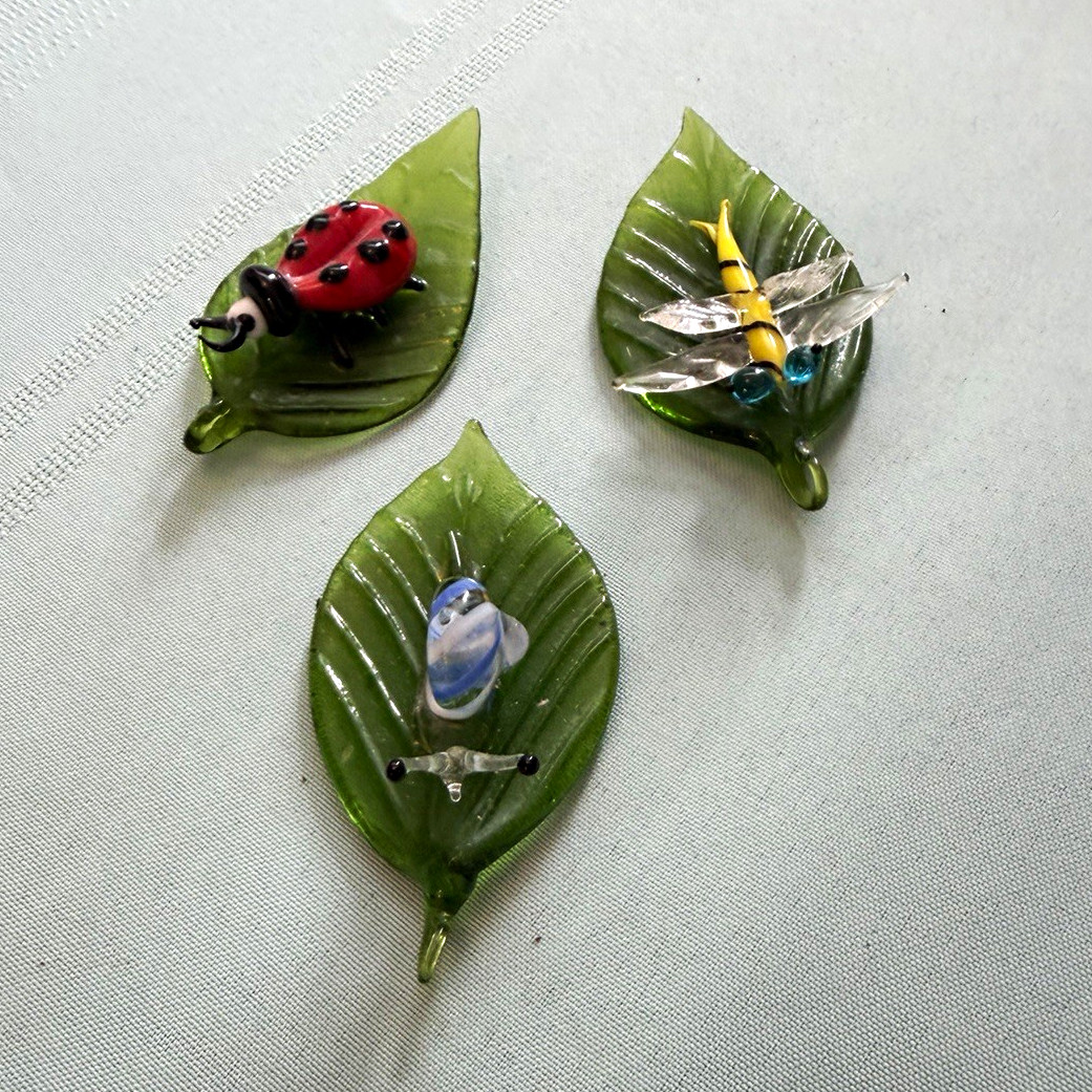 Lot of 3 Leaf Brooch Pins Ladybug Dragonfly Butterfly Green Red Blue 2 in