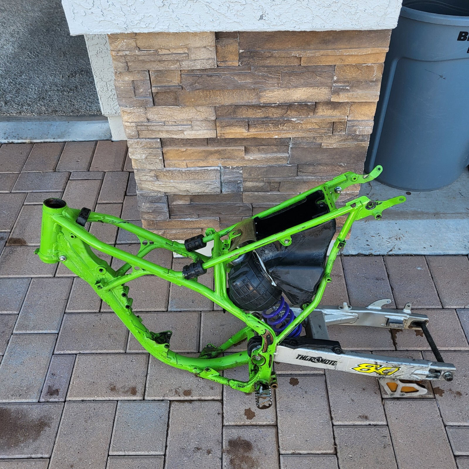 Kawasaki 1998 KX 80 Kx80 COMPLETE Frame CHASIS SHOCK SWINGARM FORK Clean TITTLE