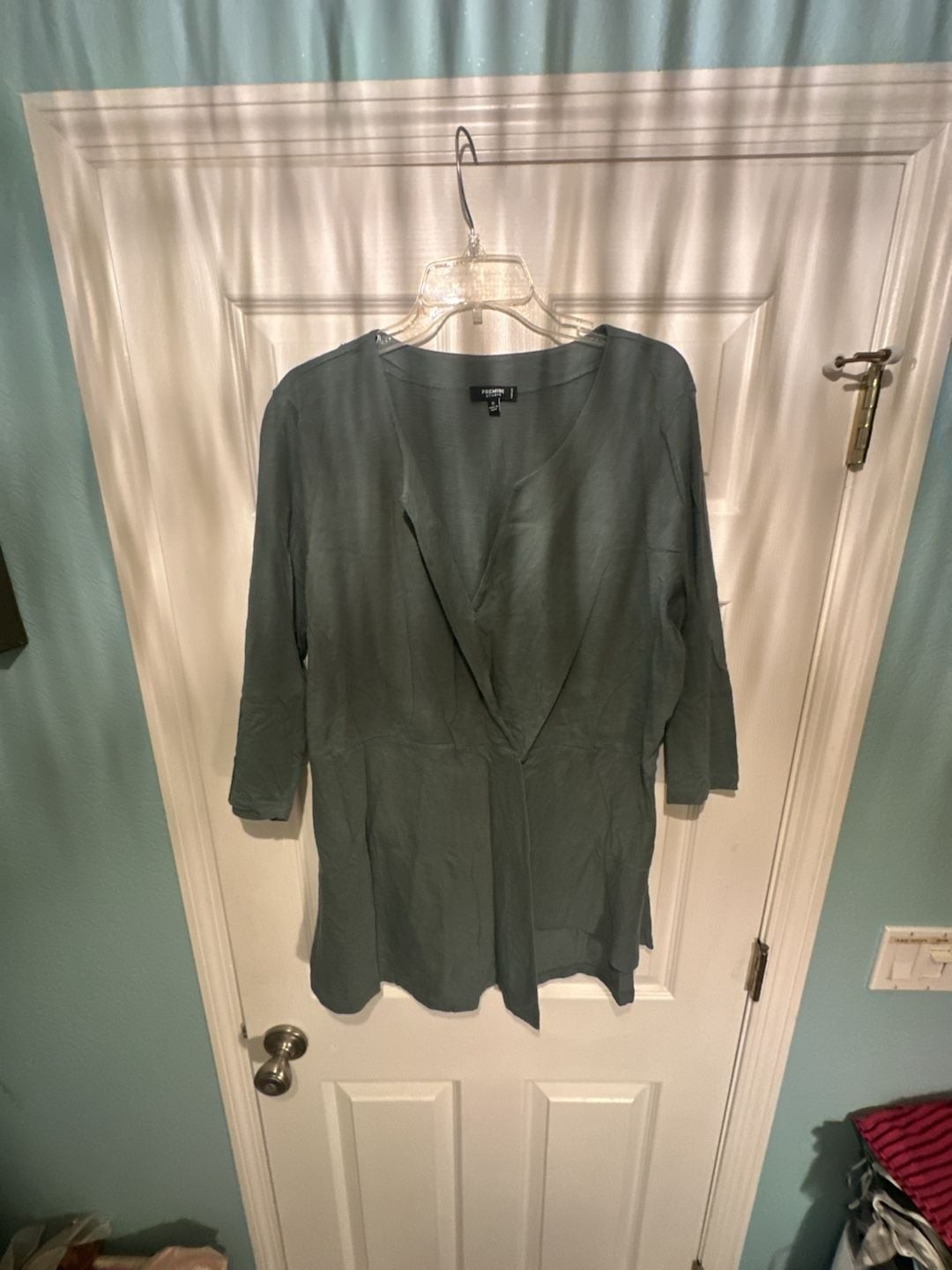 Premise Studio Green Wrap Top Size 1X Long Sleeve V-Neck